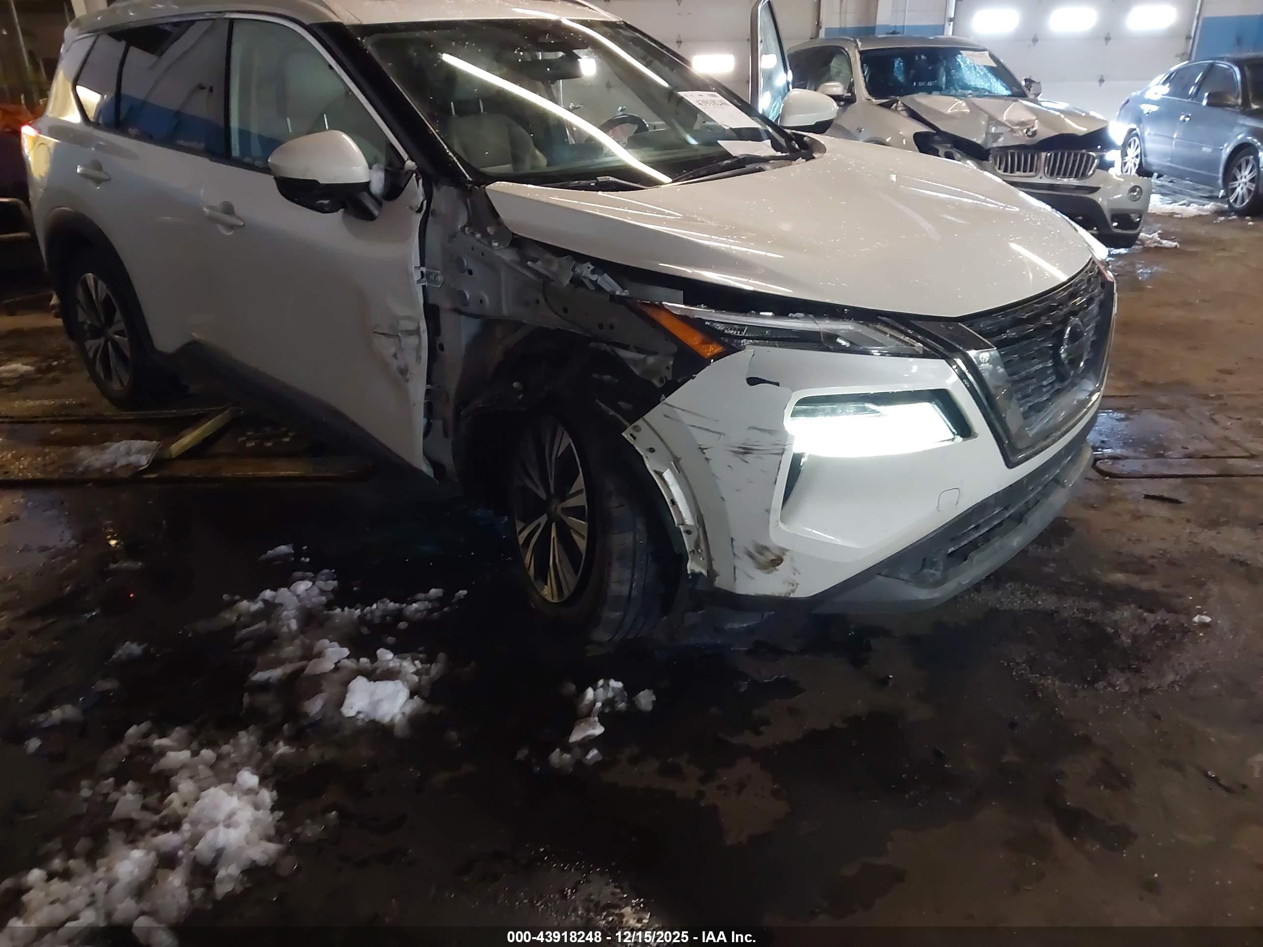 NISSAN ROGUE image 6