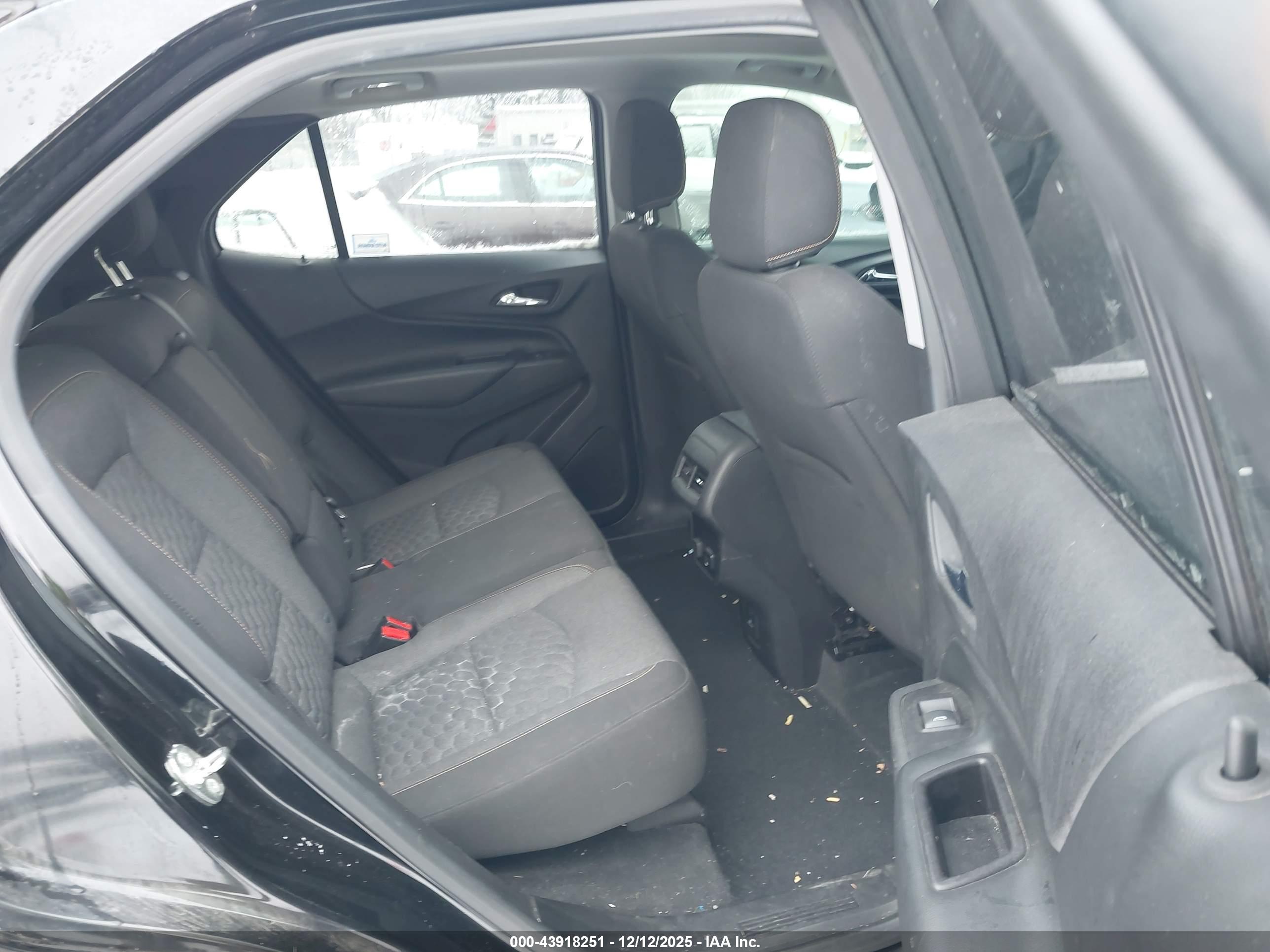 CHEVROLET EQUINOX image 8