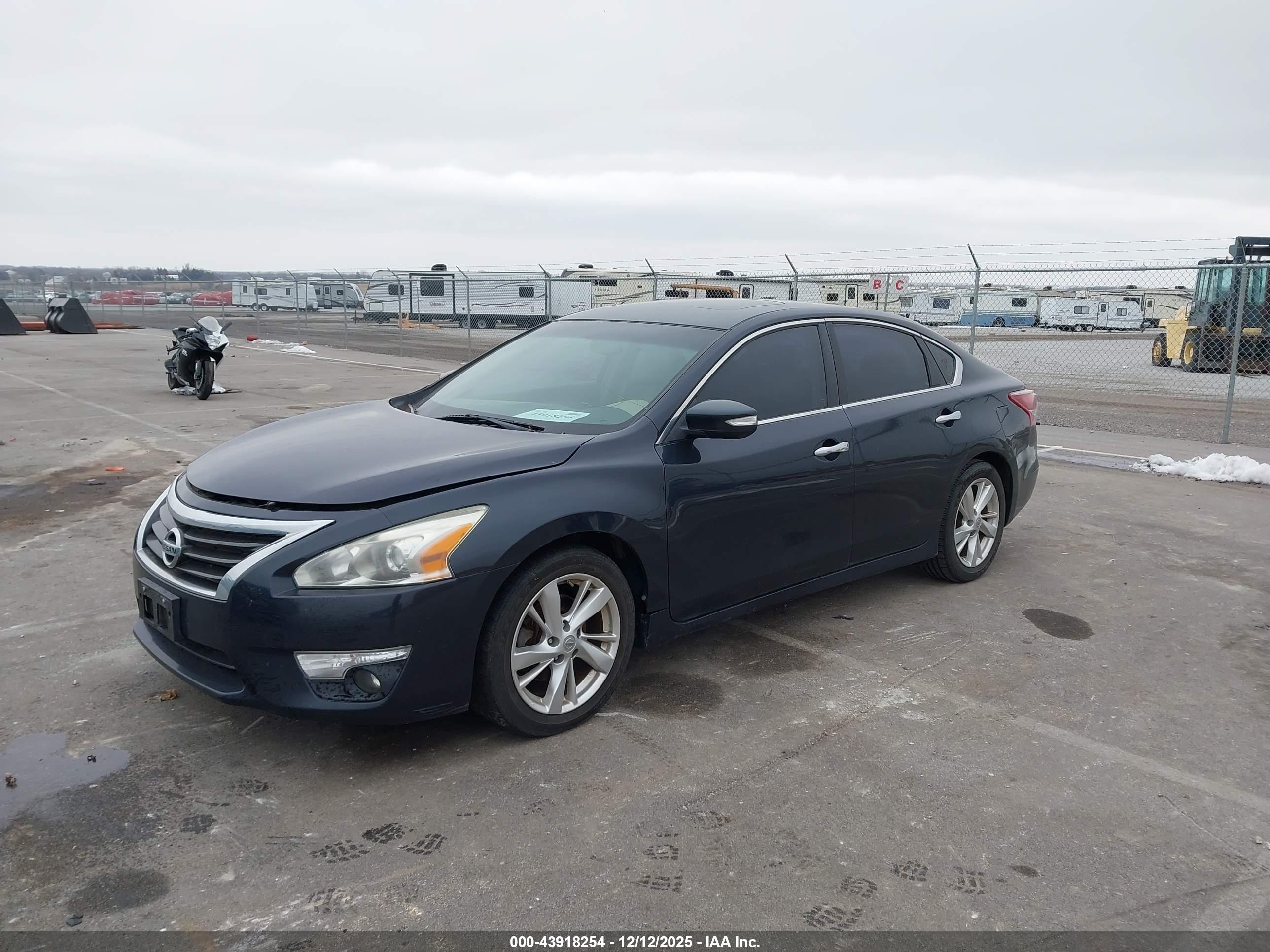 NISSAN ALTIMA image 2