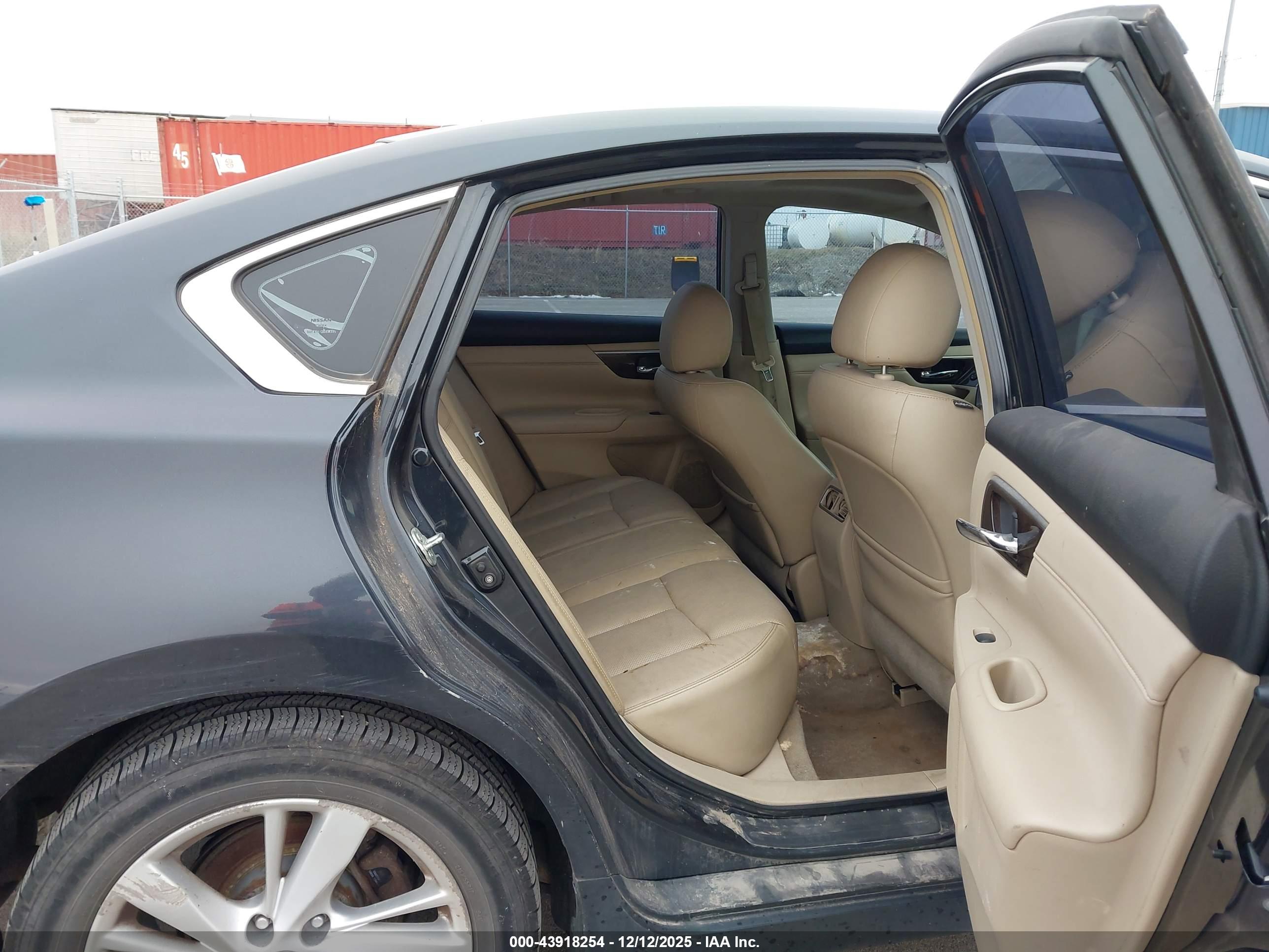 NISSAN ALTIMA image 8
