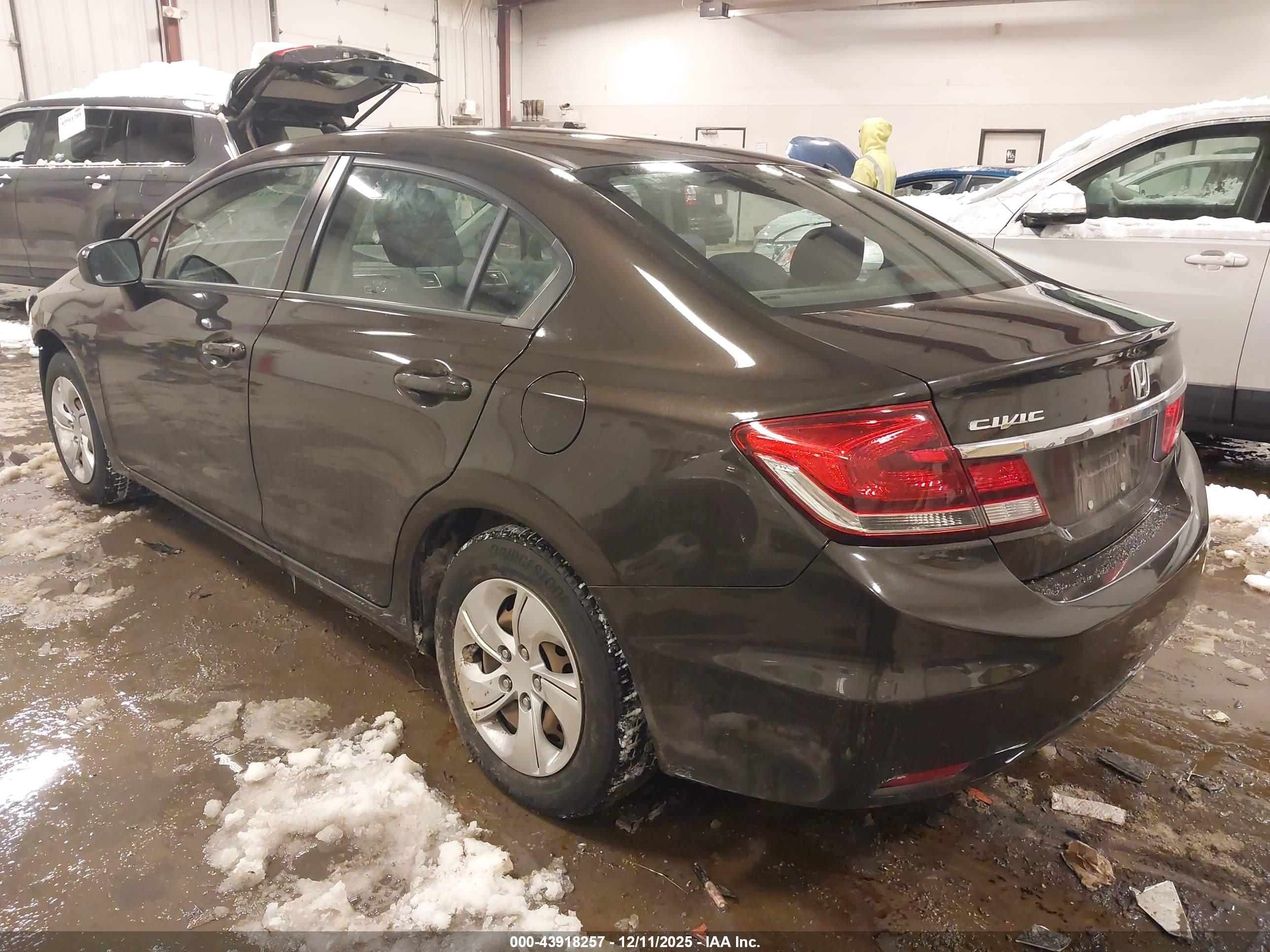 HONDA CIVIC image 3
