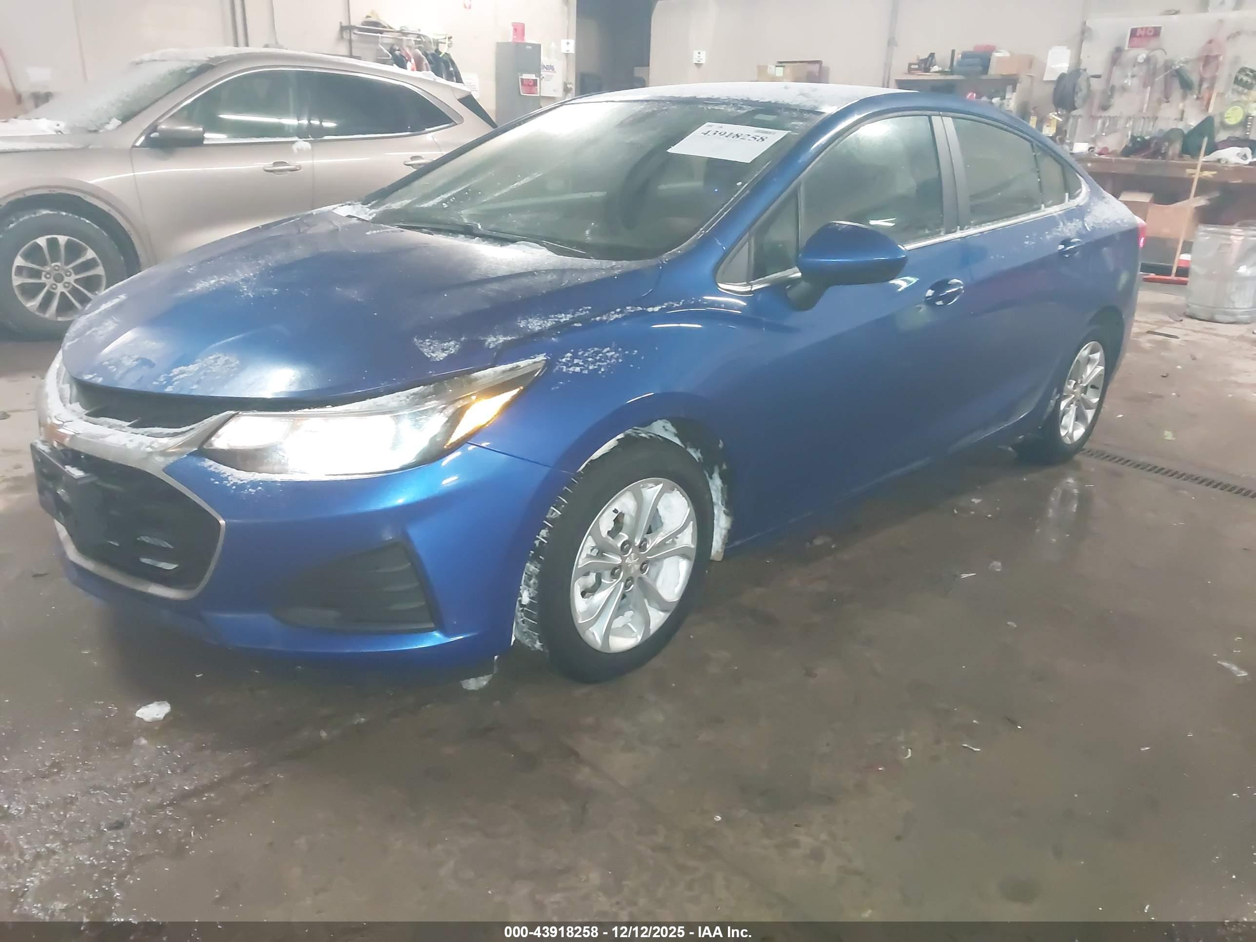 CHEVROLET CRUZE image 2