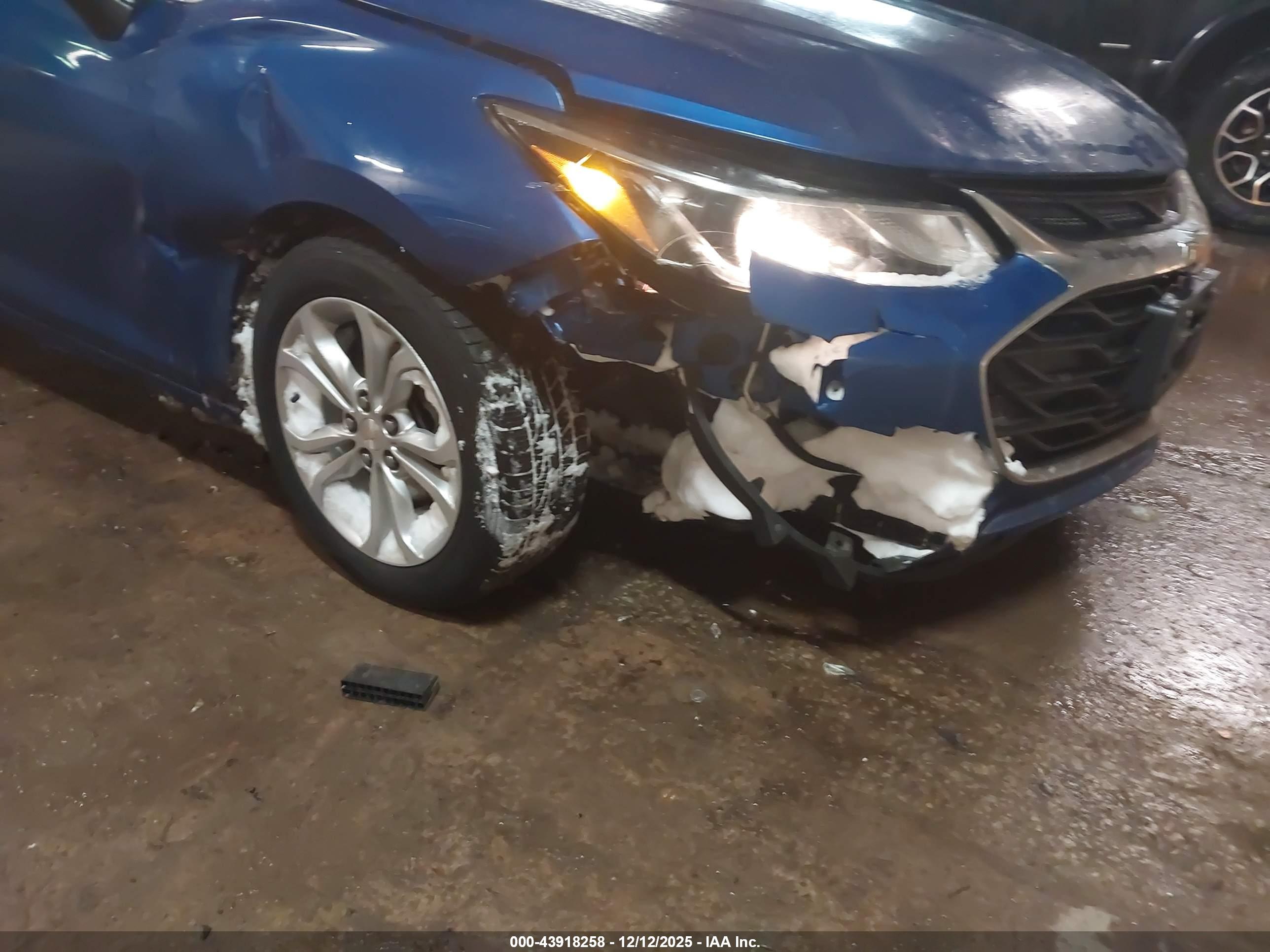 CHEVROLET CRUZE image 6