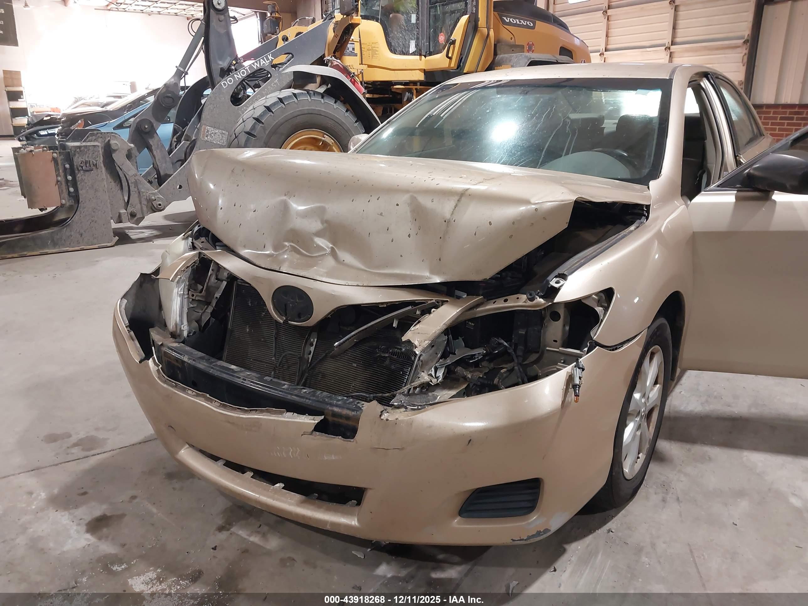 TOYOTA CAMRY image 6