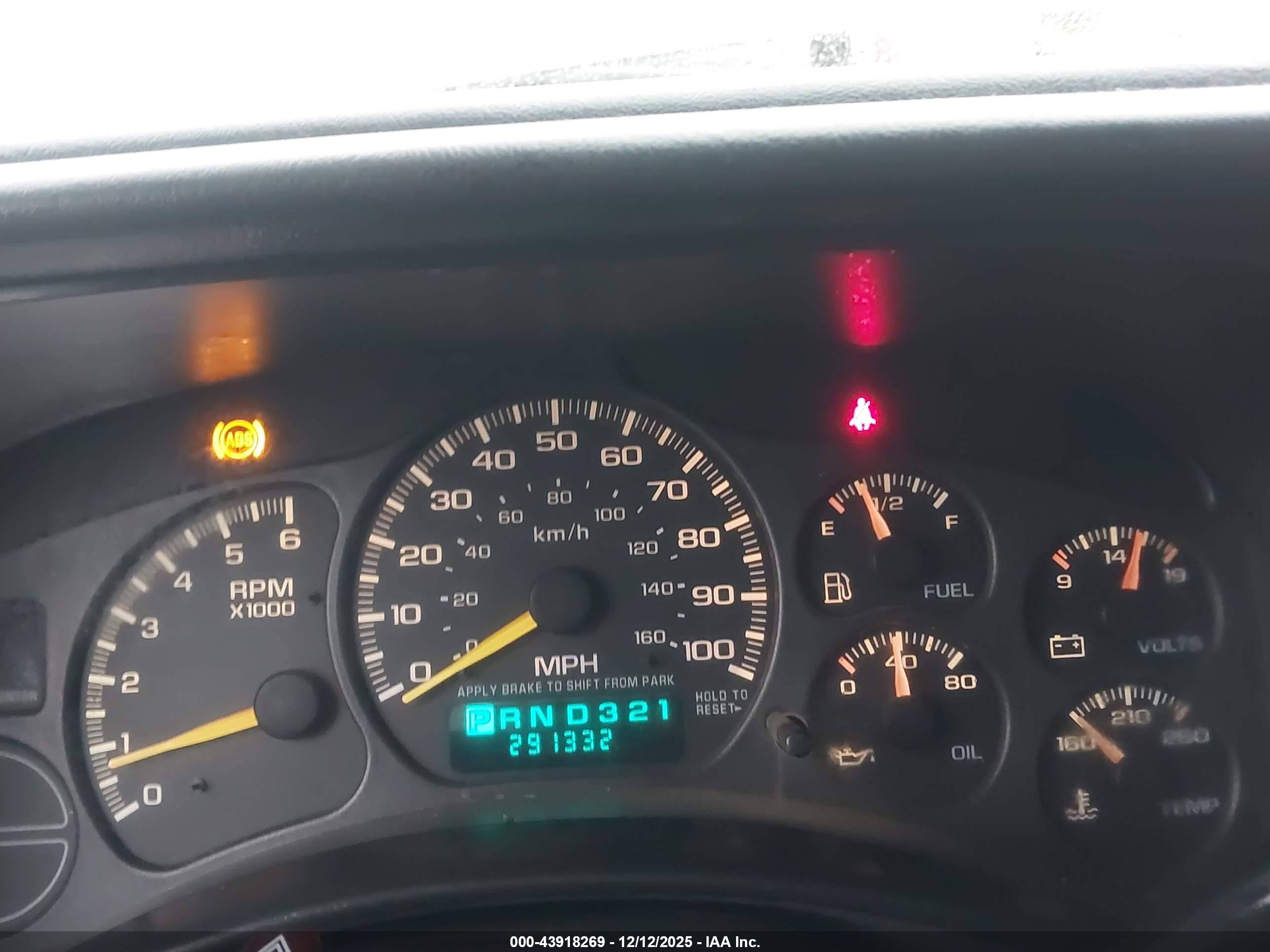 CHEVROLET SILVERADO image 7