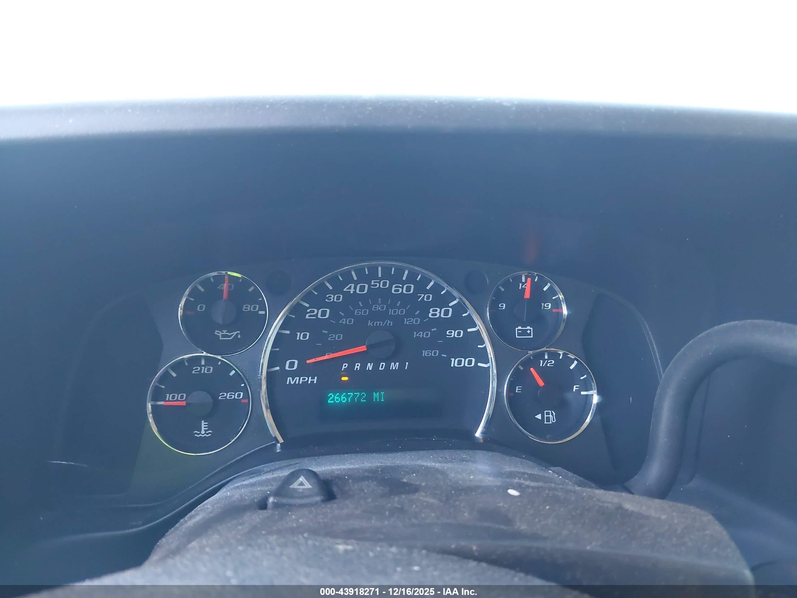 CHEVROLET EXPRESS image 7