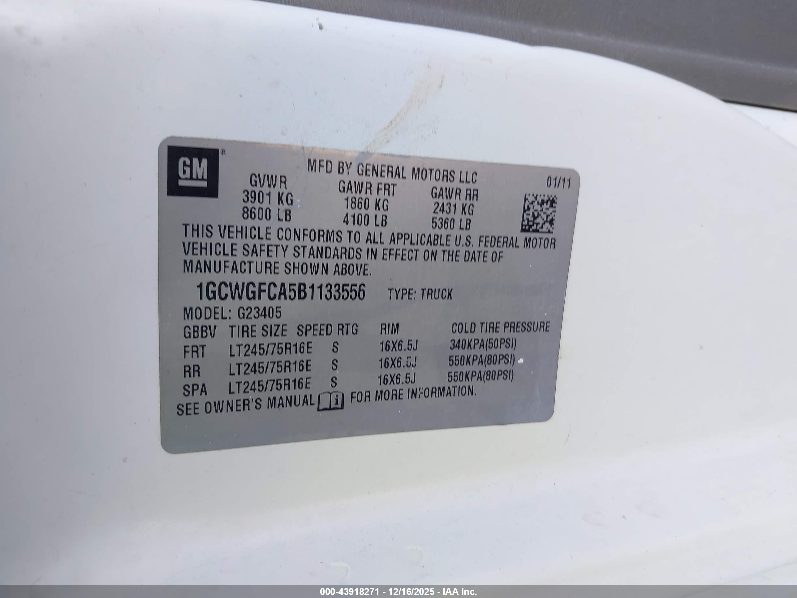 CHEVROLET EXPRESS image 9