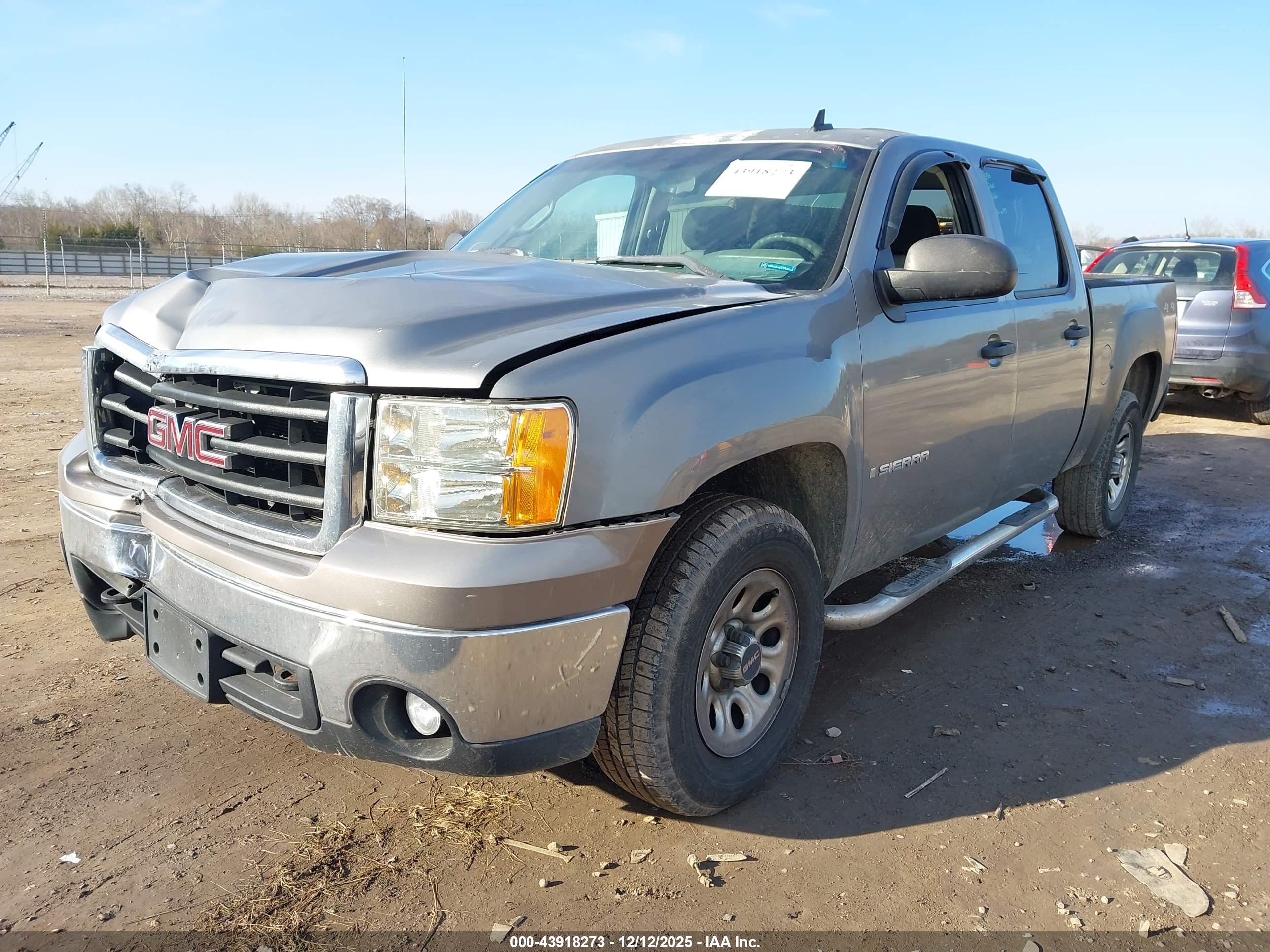 GMC SIERRA image 2