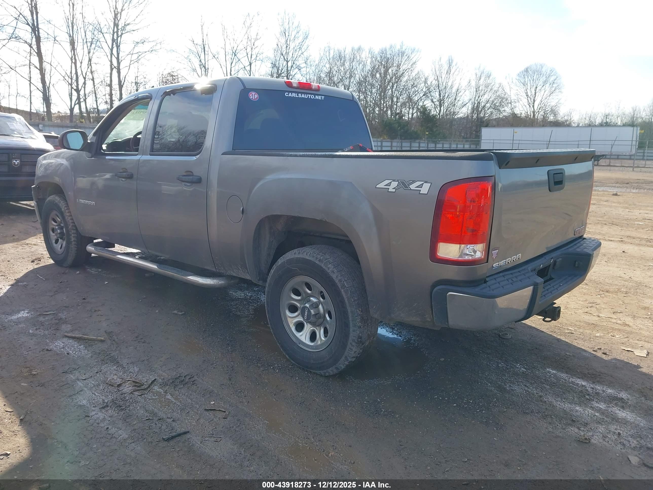 GMC SIERRA image 3