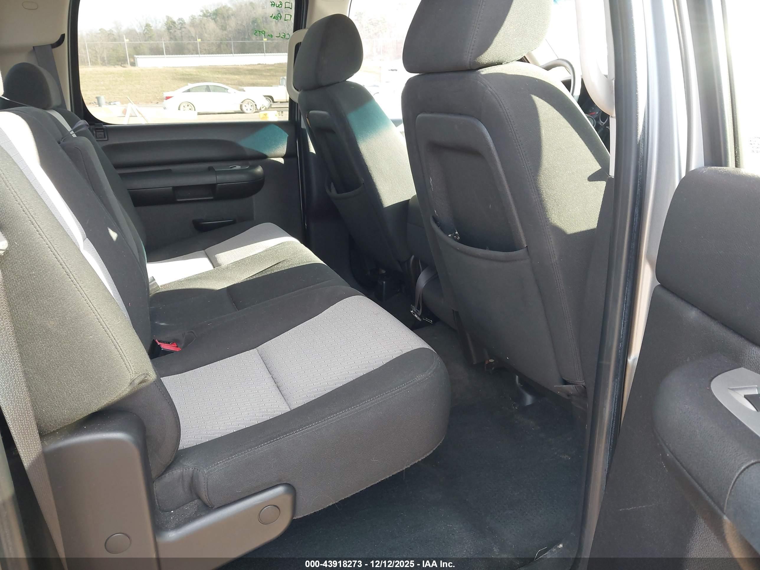 GMC SIERRA image 8