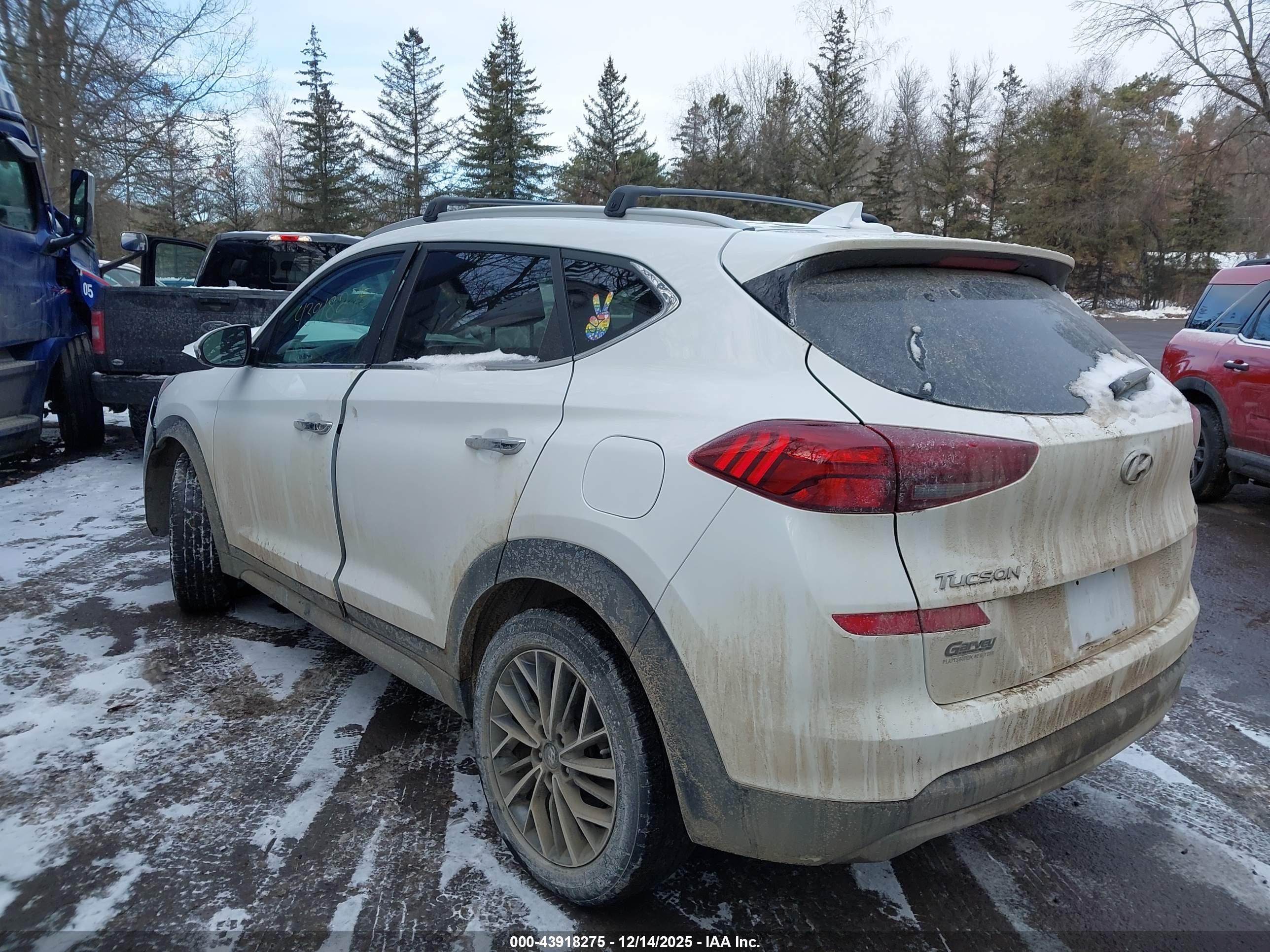 HYUNDAI TUCSON image 3