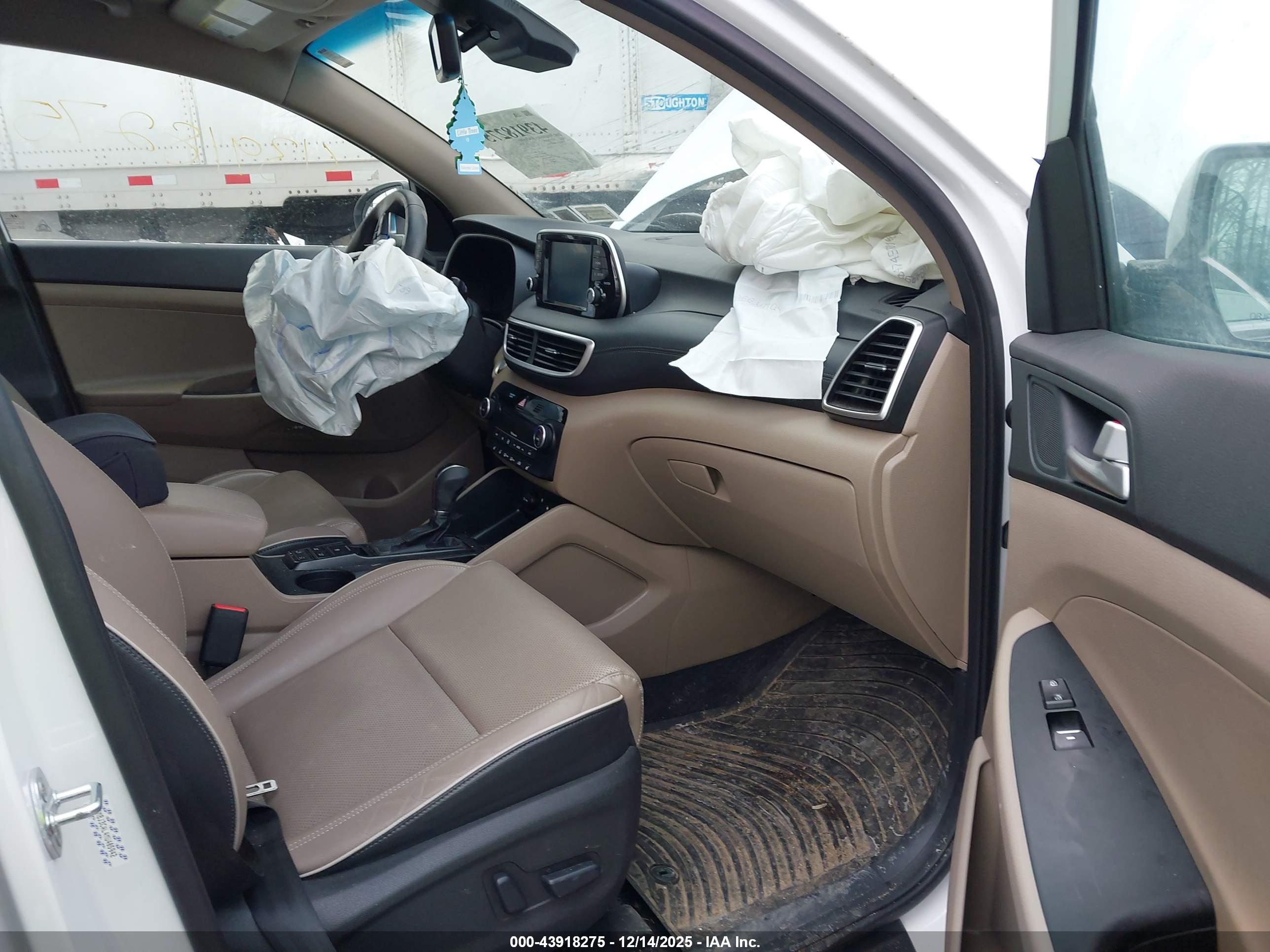 HYUNDAI TUCSON image 5