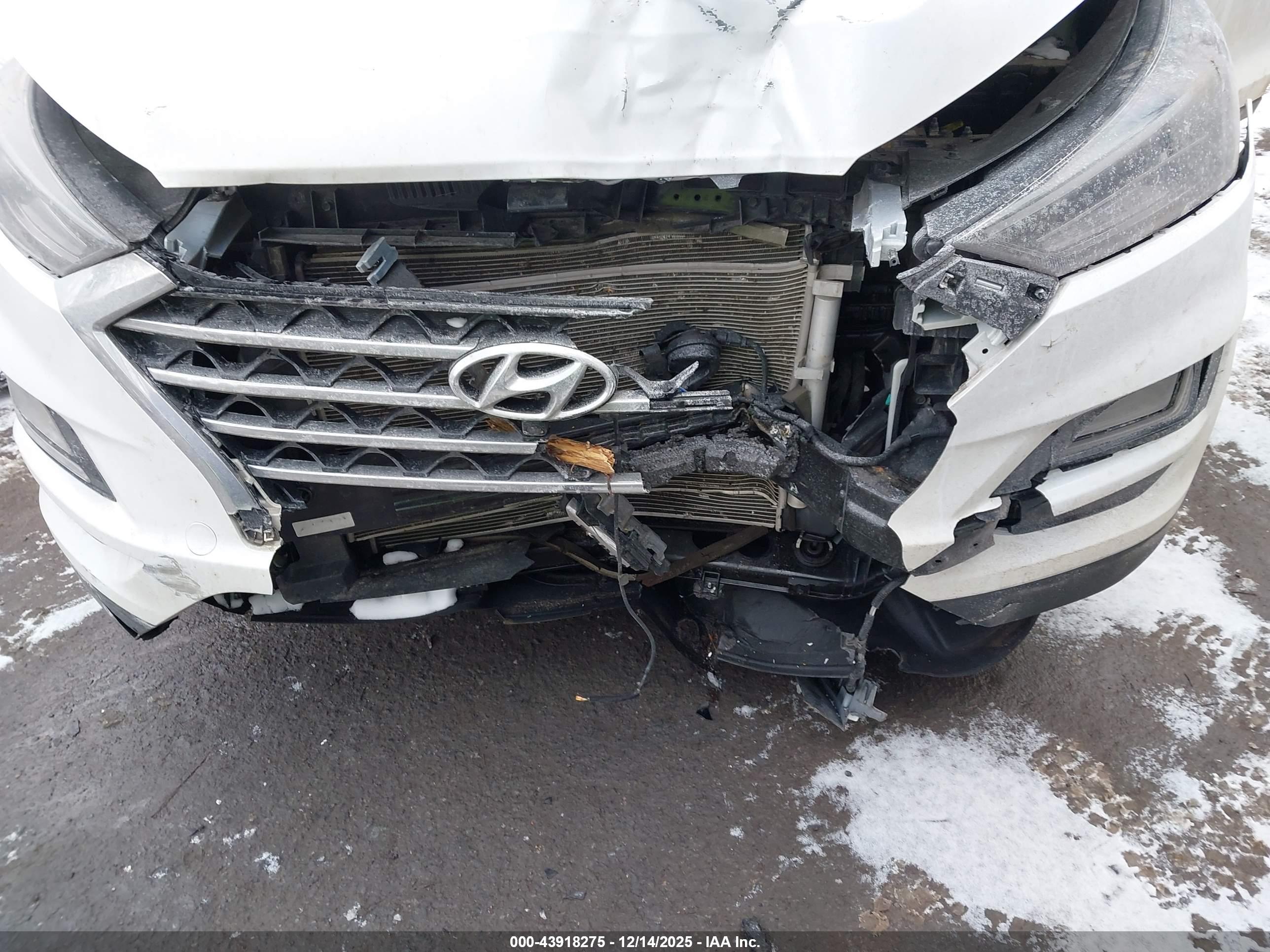 HYUNDAI TUCSON image 6