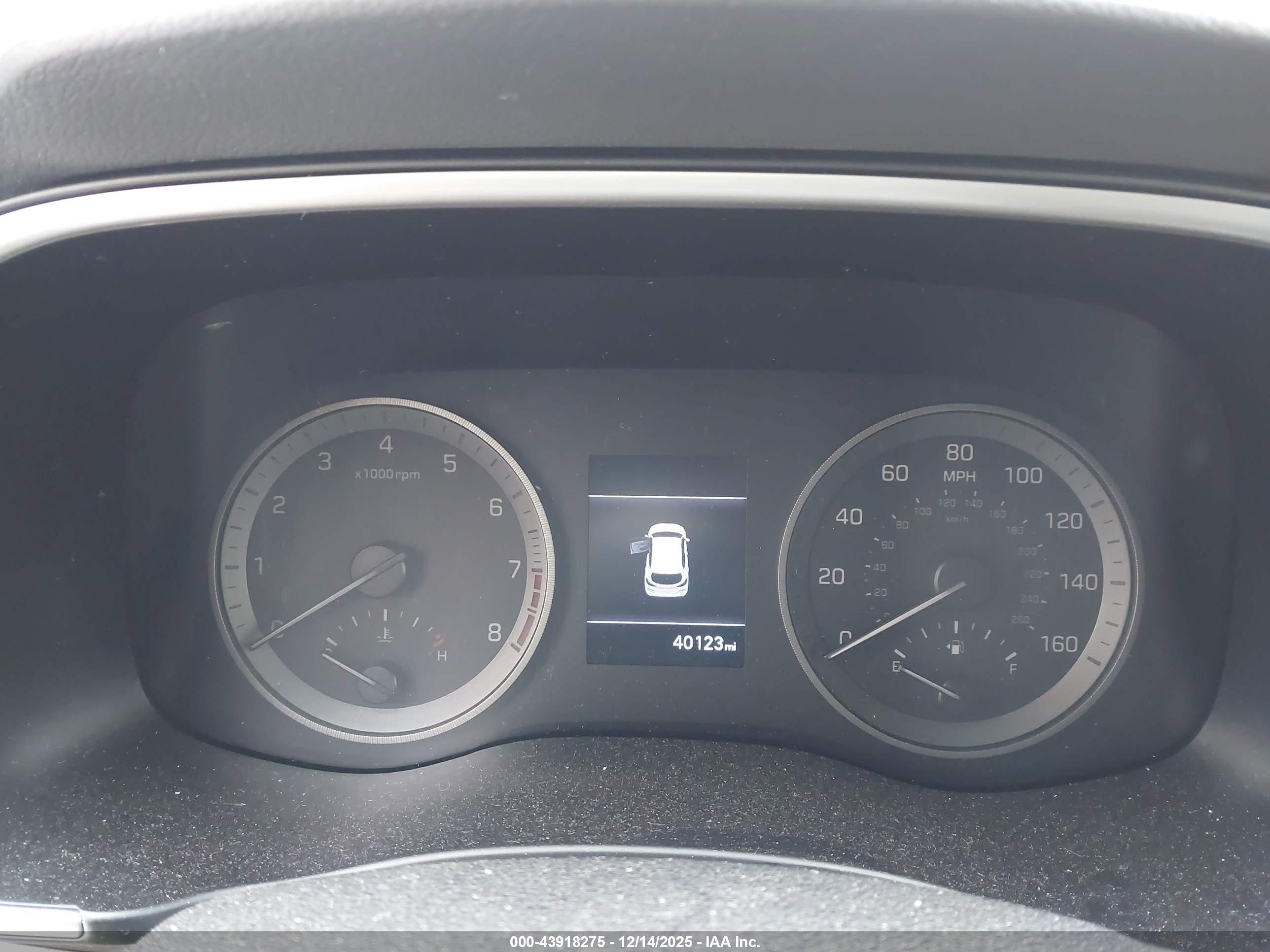HYUNDAI TUCSON image 7