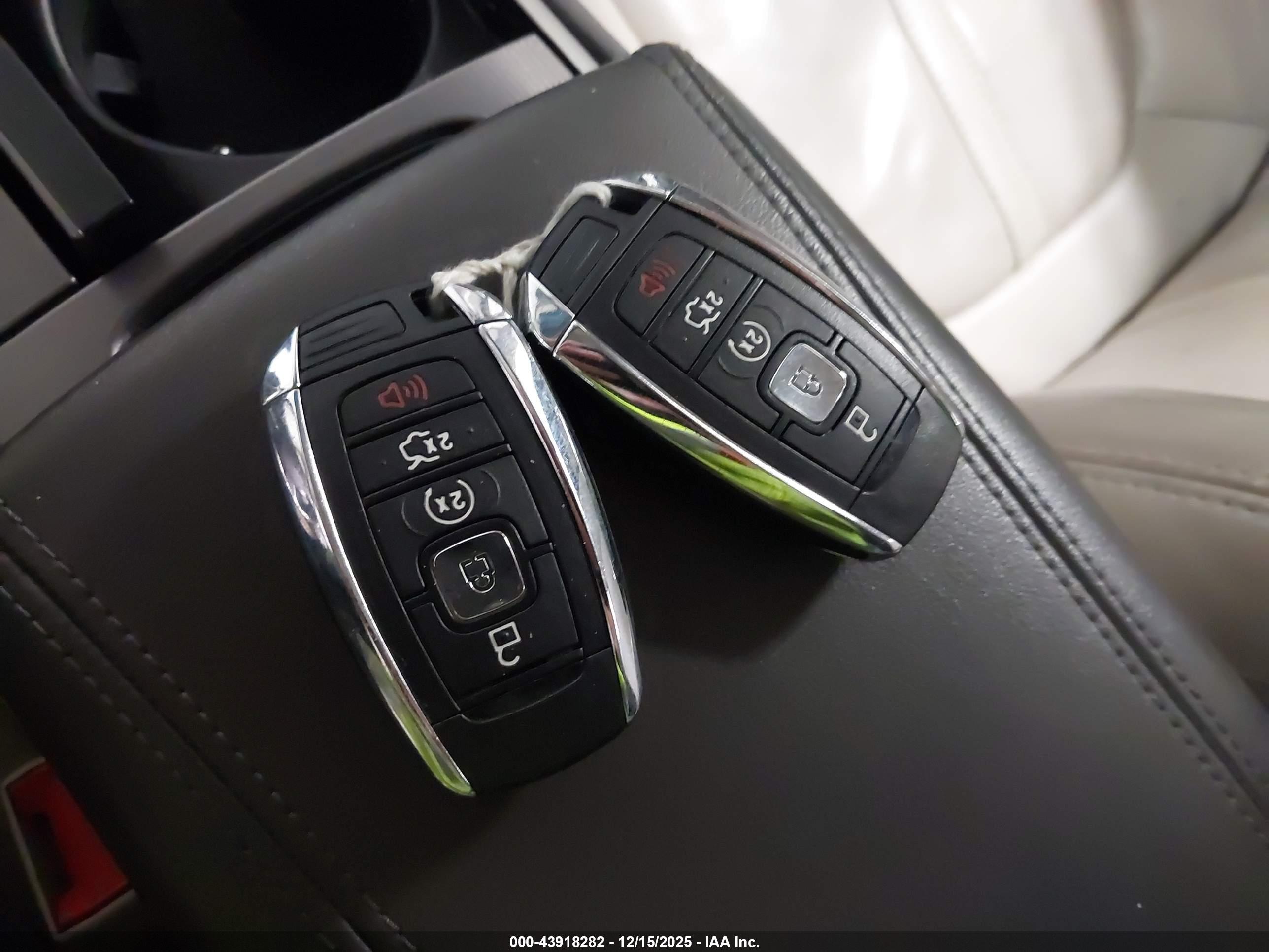 LINCOLN MKZ image 11