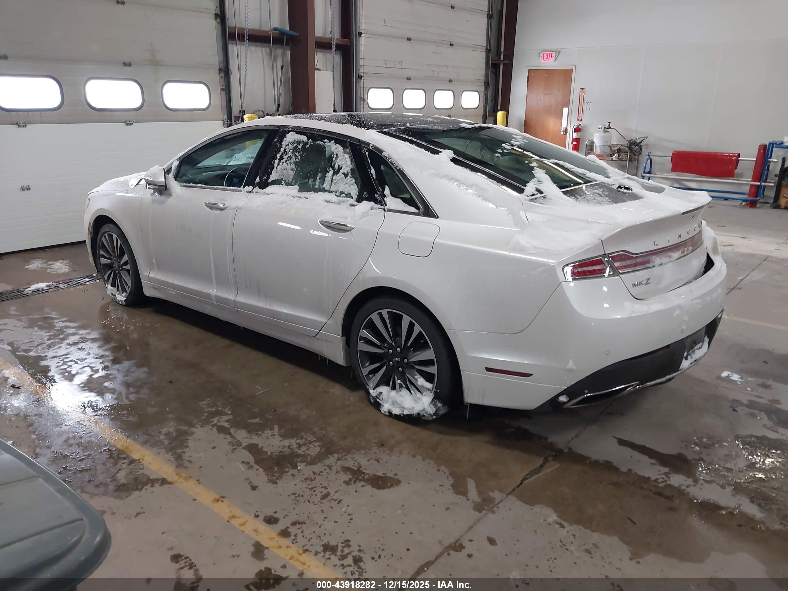 LINCOLN MKZ image 3