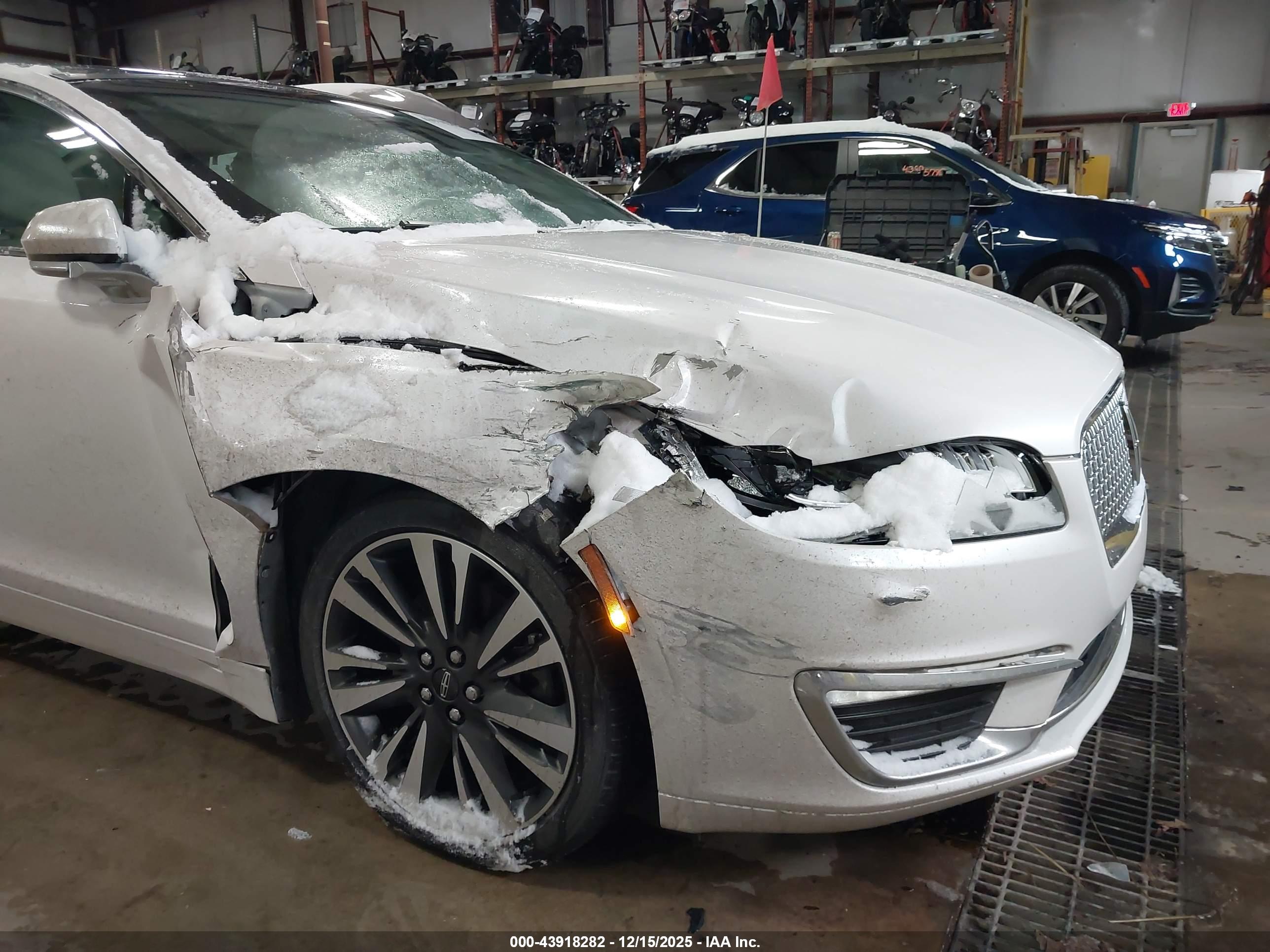 LINCOLN MKZ image 6