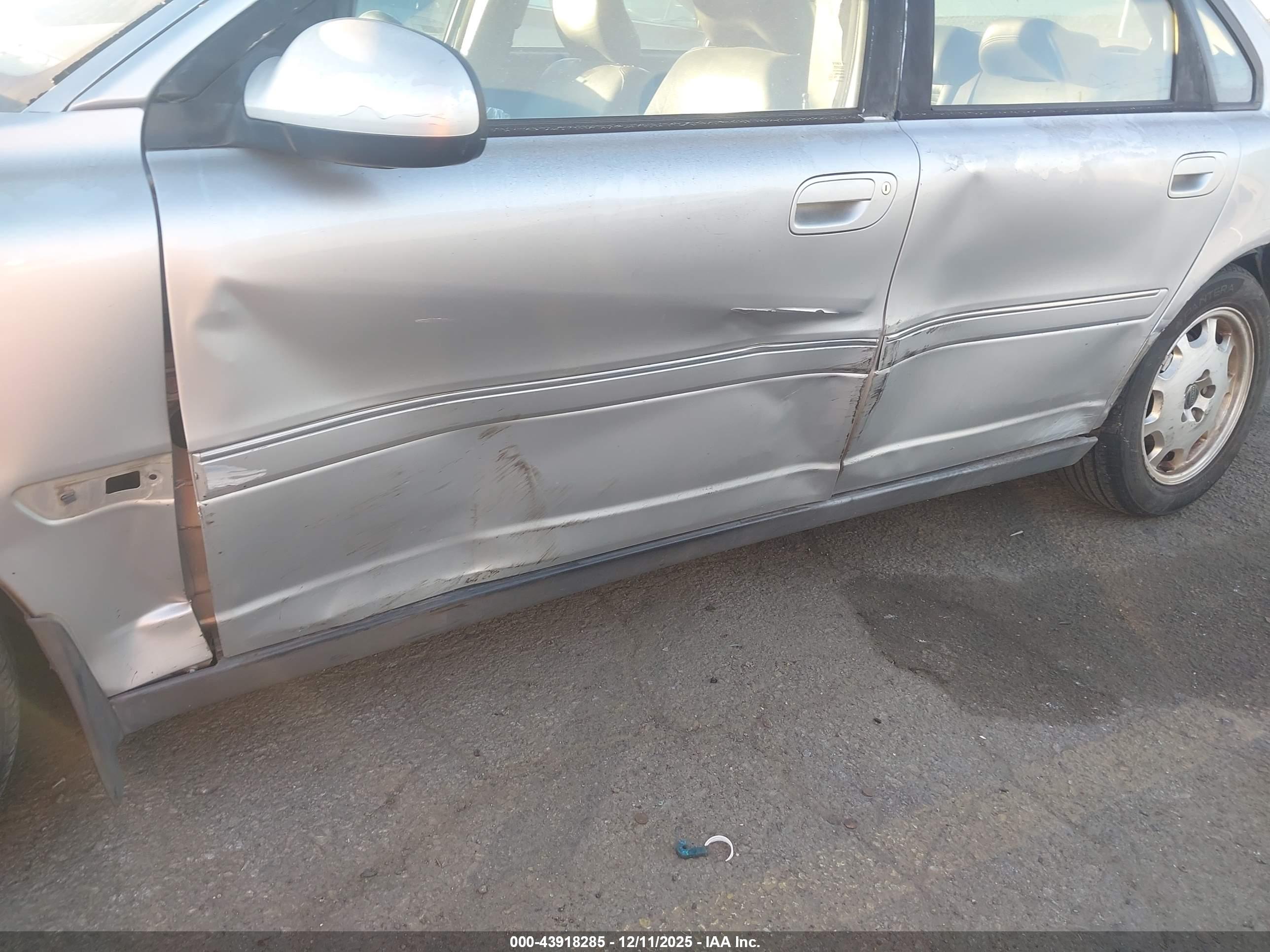 VOLVO S80 image 6