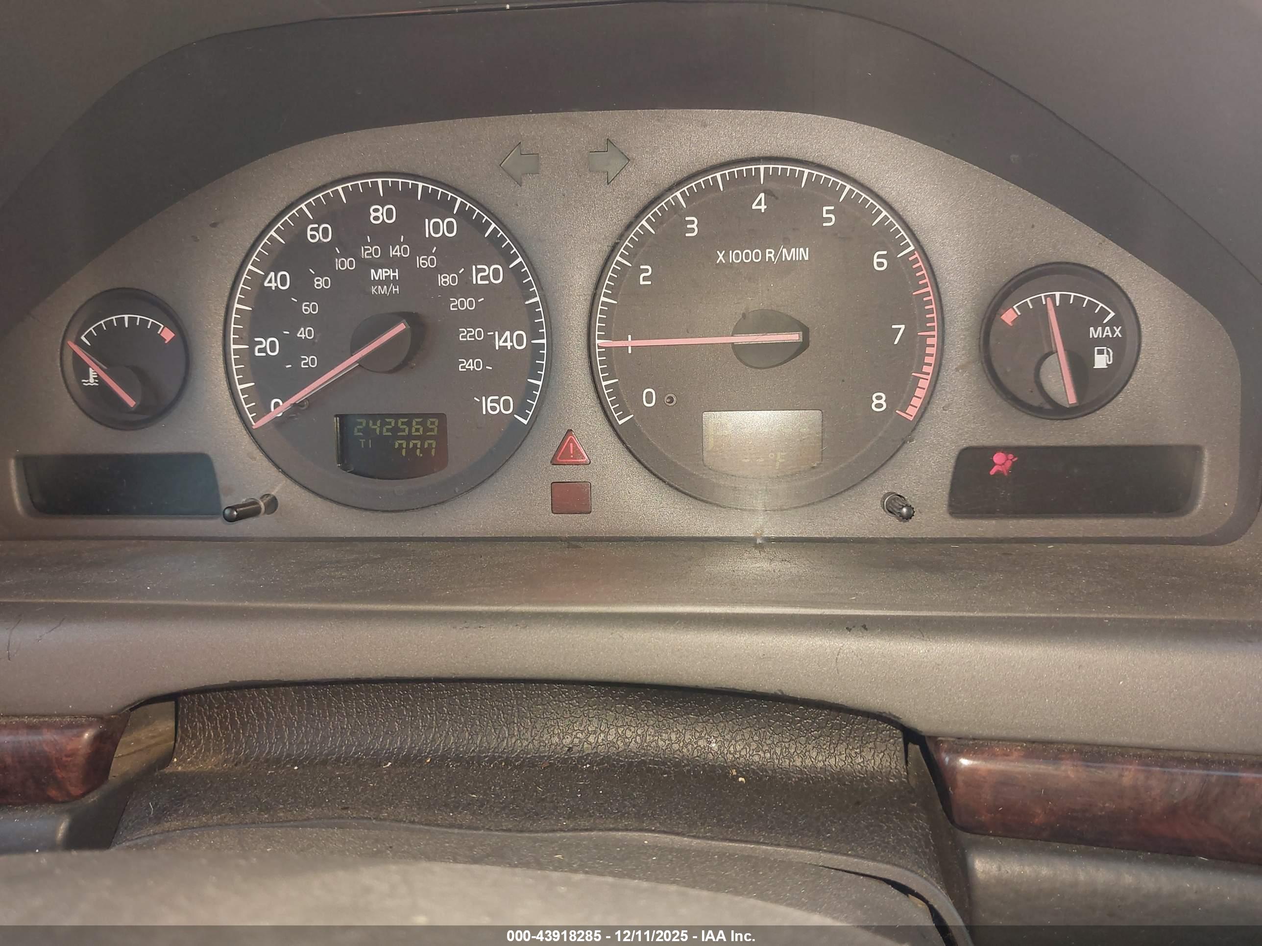 VOLVO S80 image 7