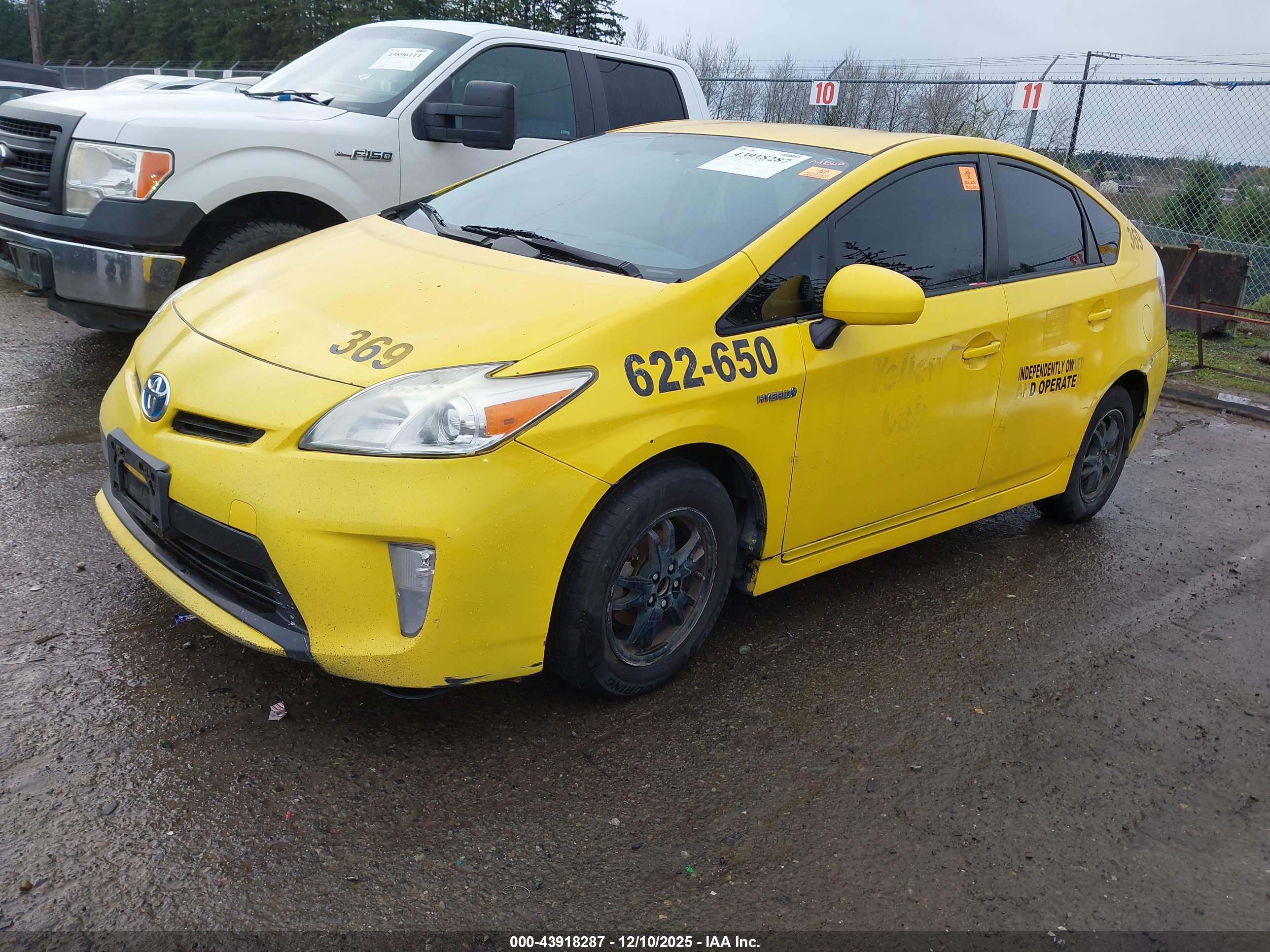 TOYOTA PRIUS image 2