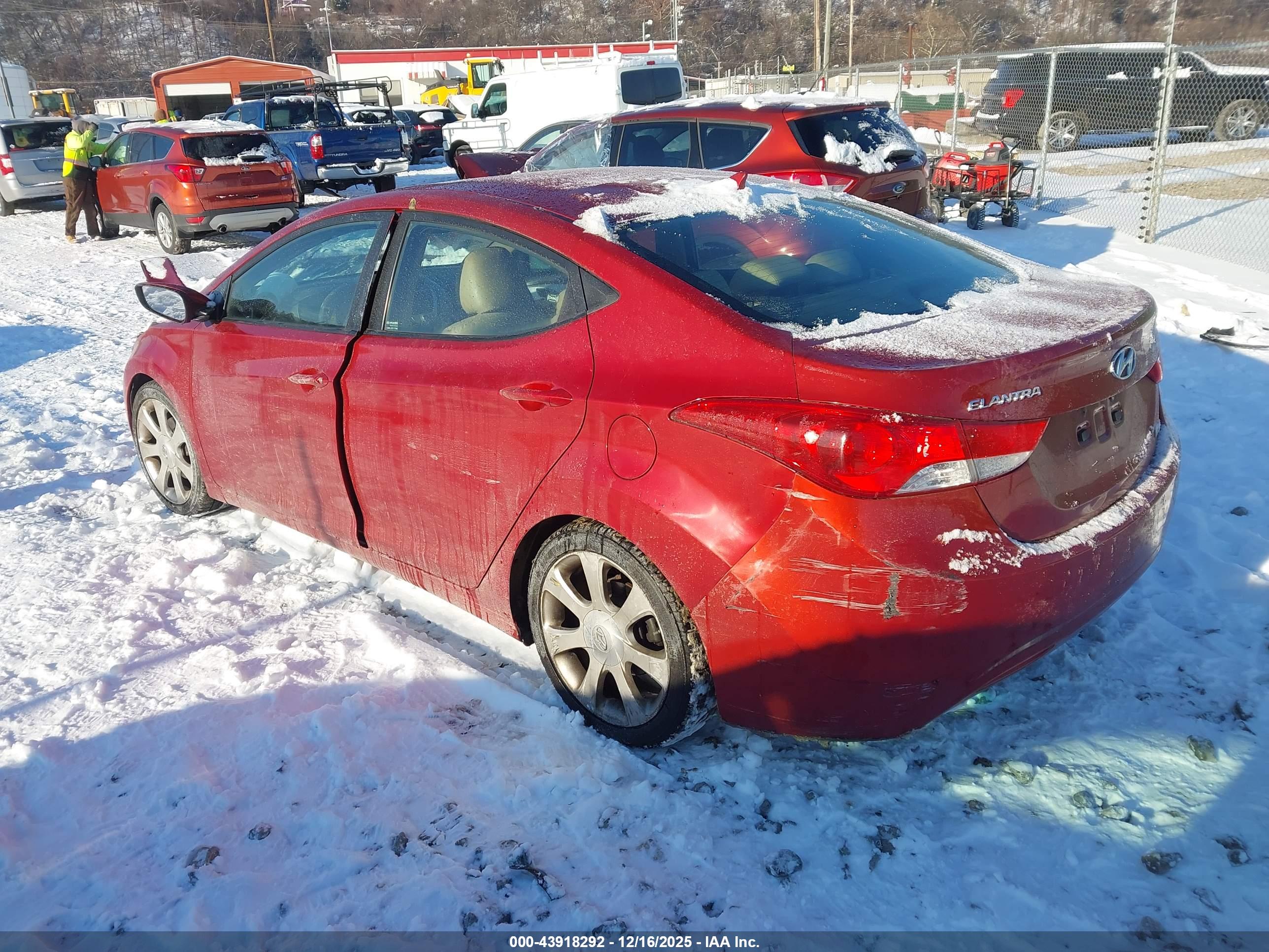 HYUNDAI ELANTRA image 3