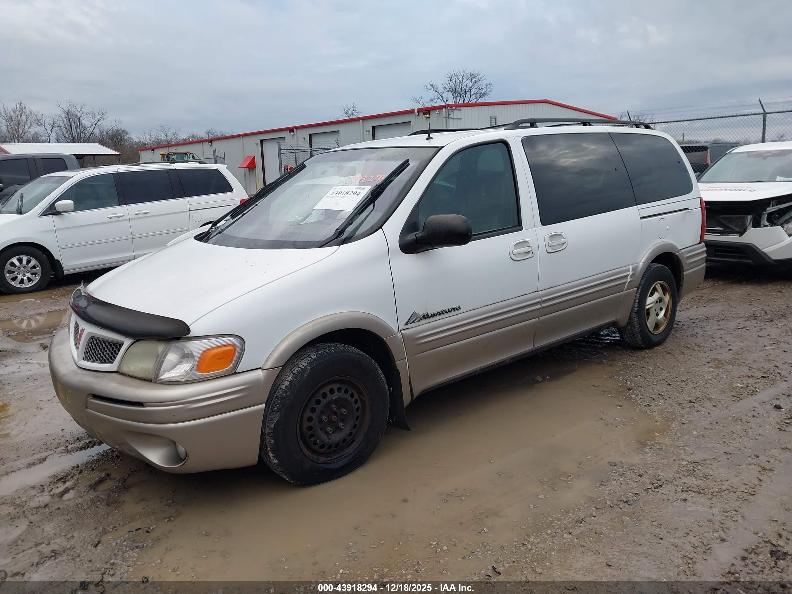 PONTIAC MONTANA image 2