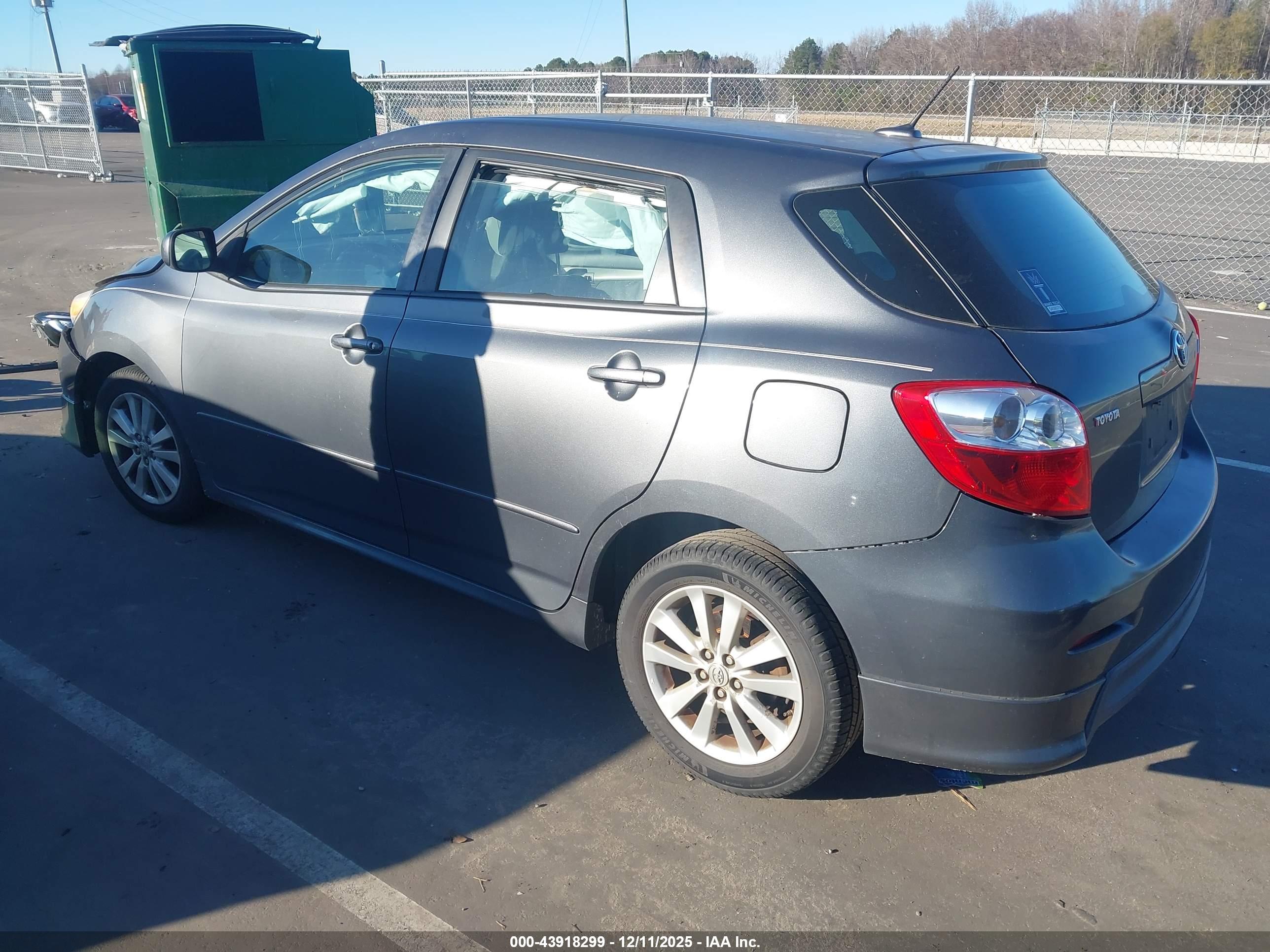 TOYOTA MATRIX image 3
