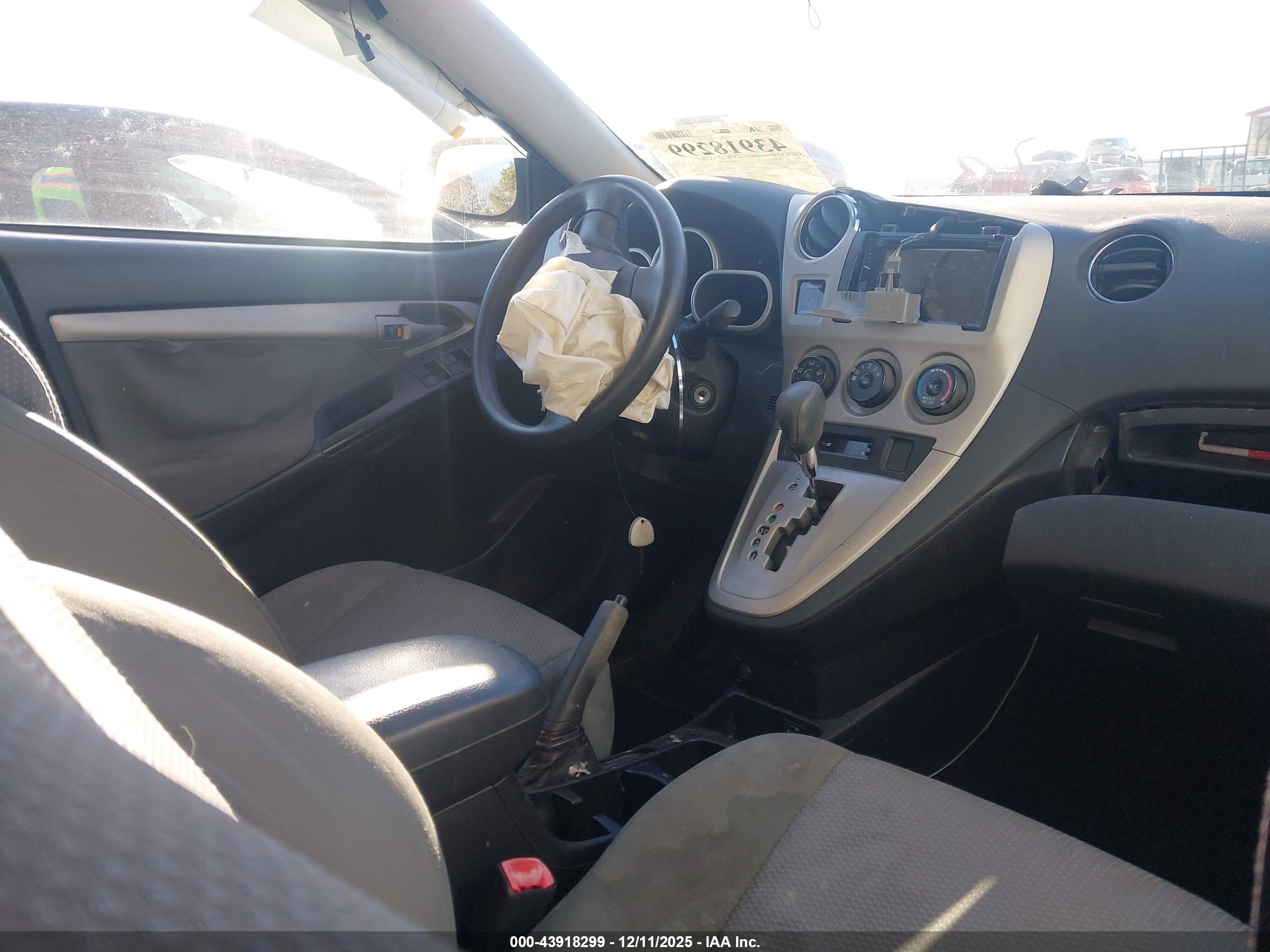 TOYOTA MATRIX image 5