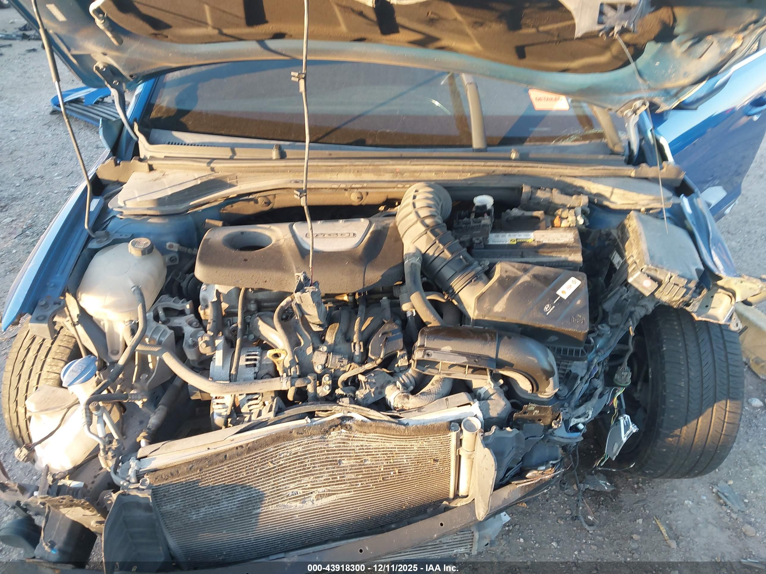 HYUNDAI ELANTRA image 10
