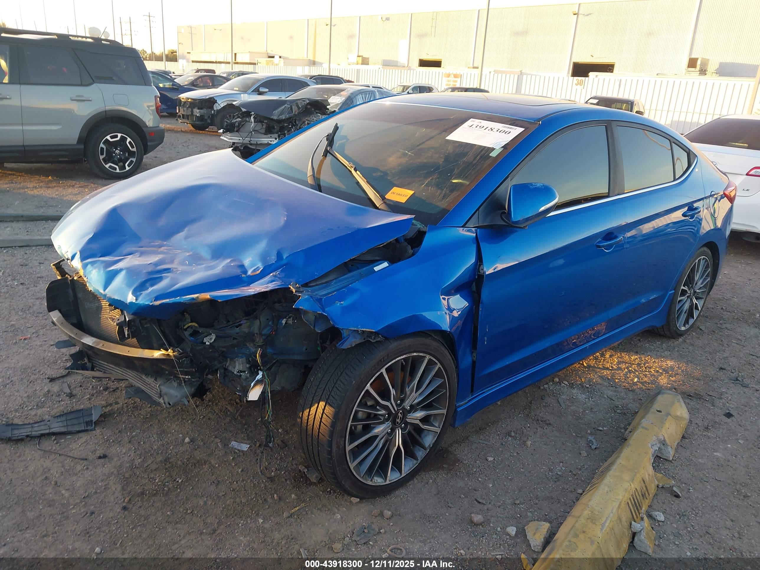 HYUNDAI ELANTRA image 2