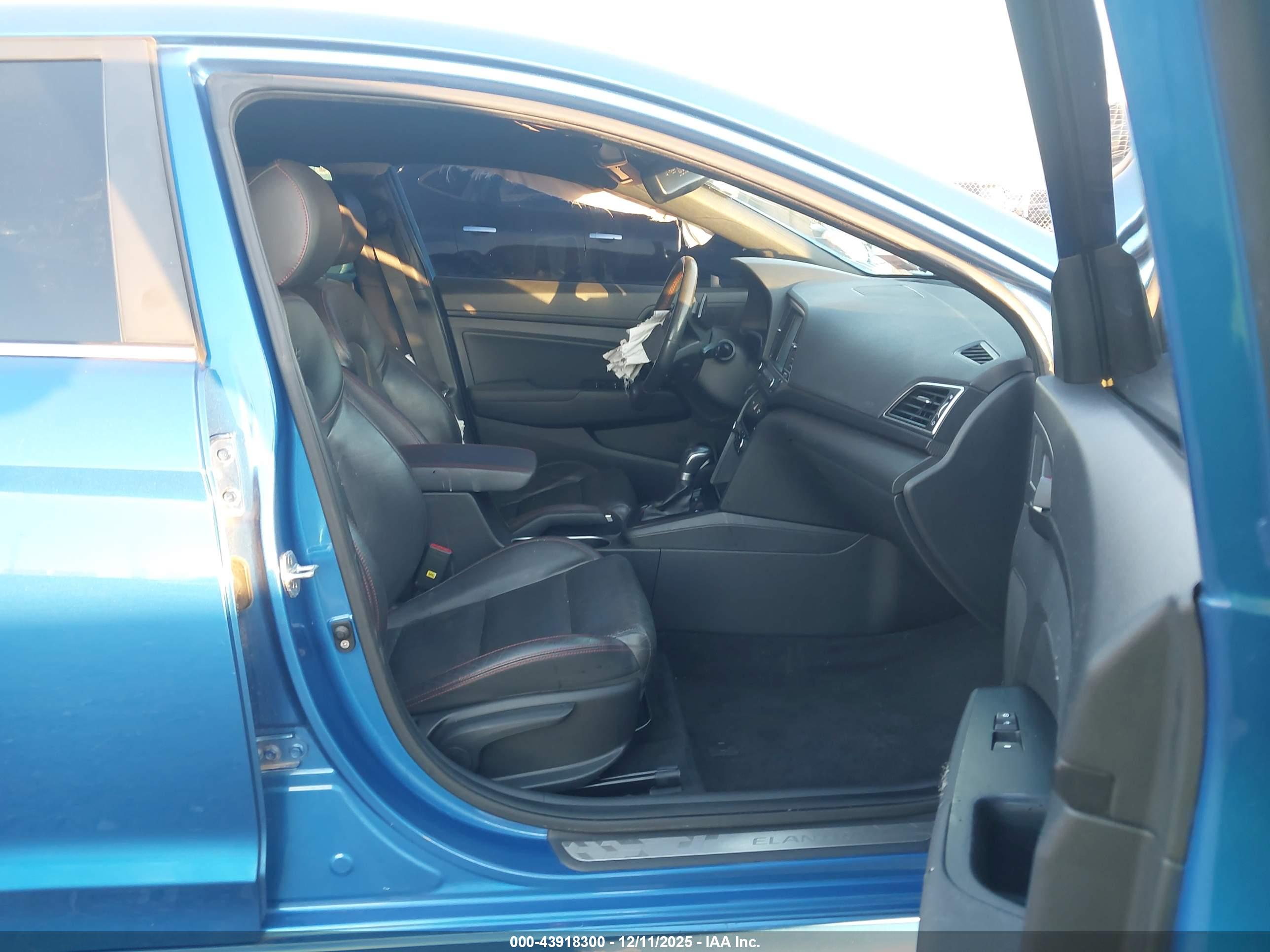 HYUNDAI ELANTRA image 5