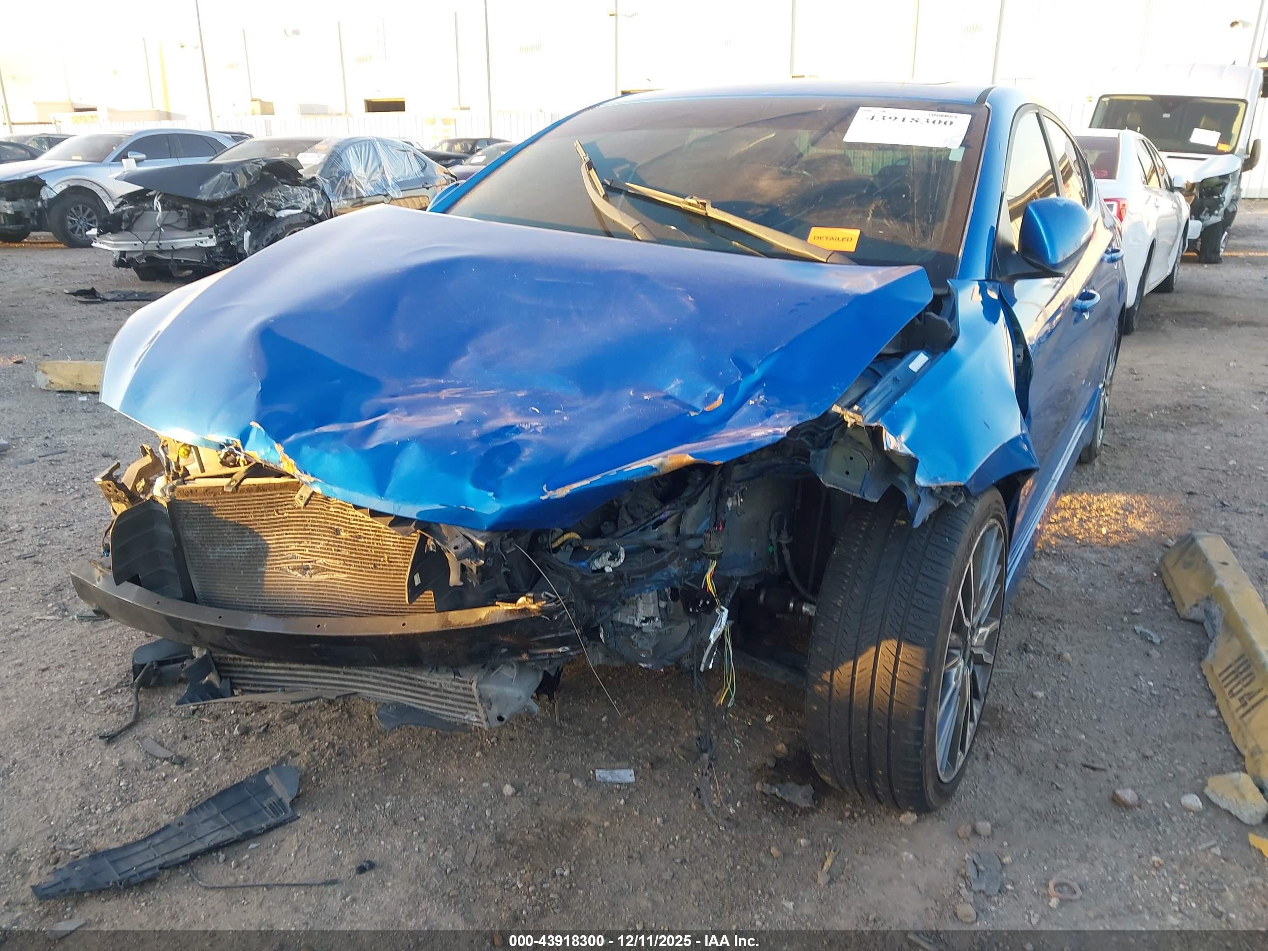 HYUNDAI ELANTRA image 6
