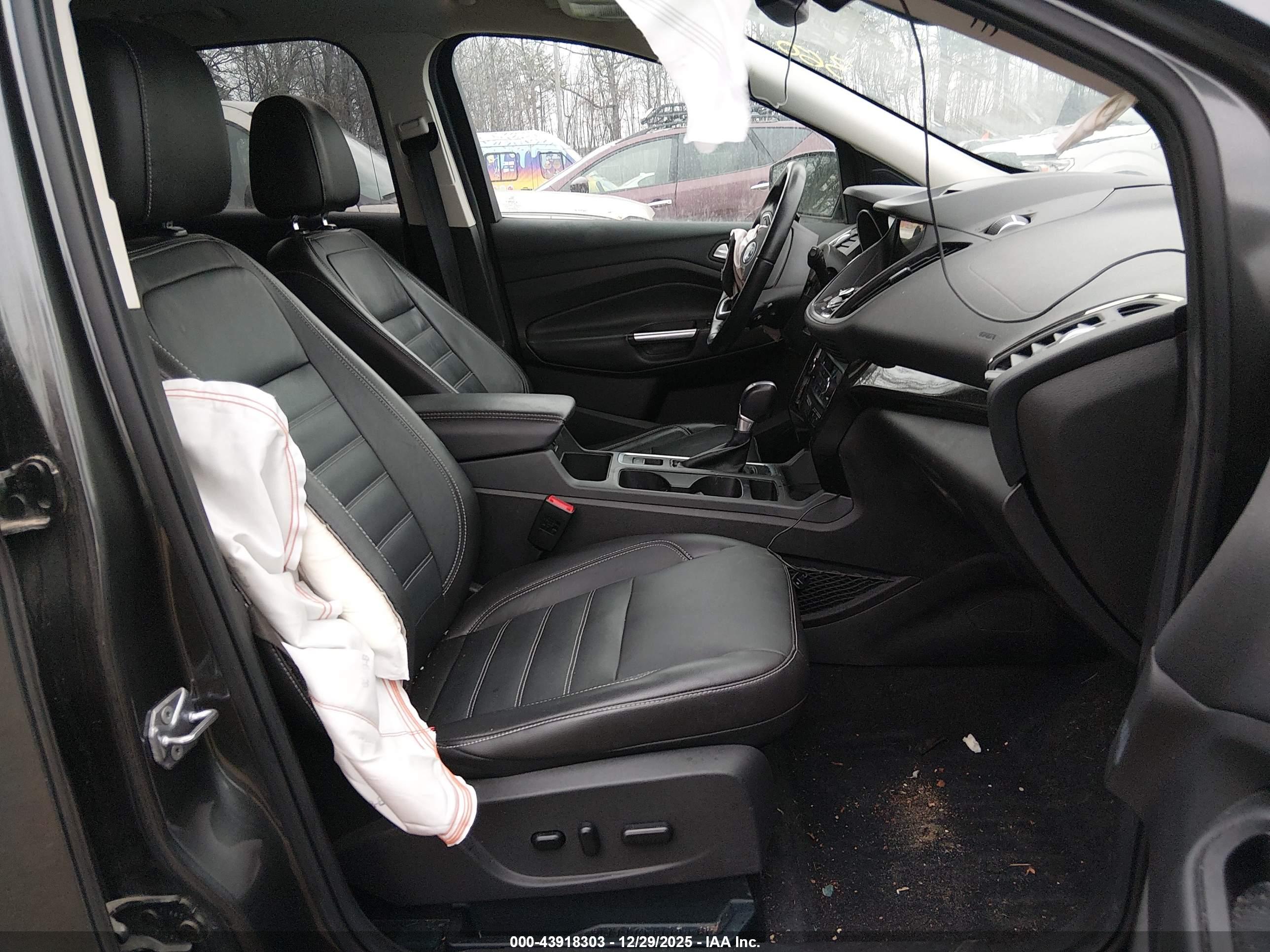 FORD ESCAPE image 5