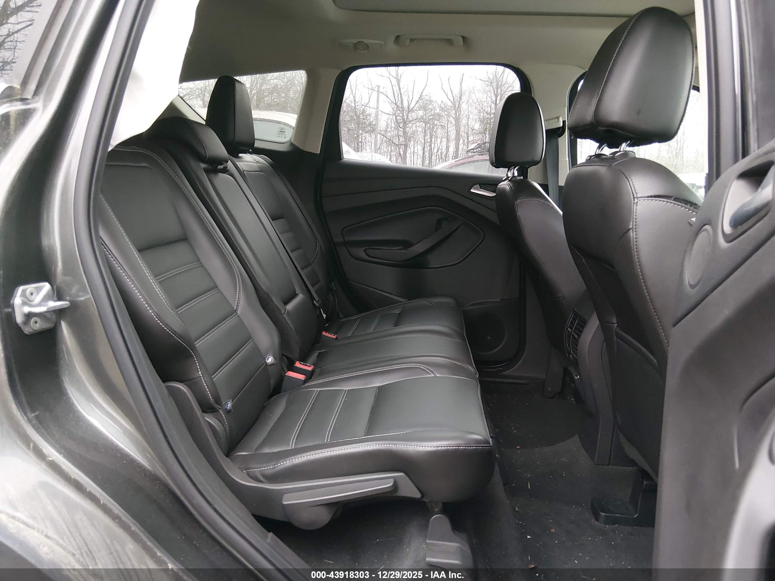 FORD ESCAPE image 8