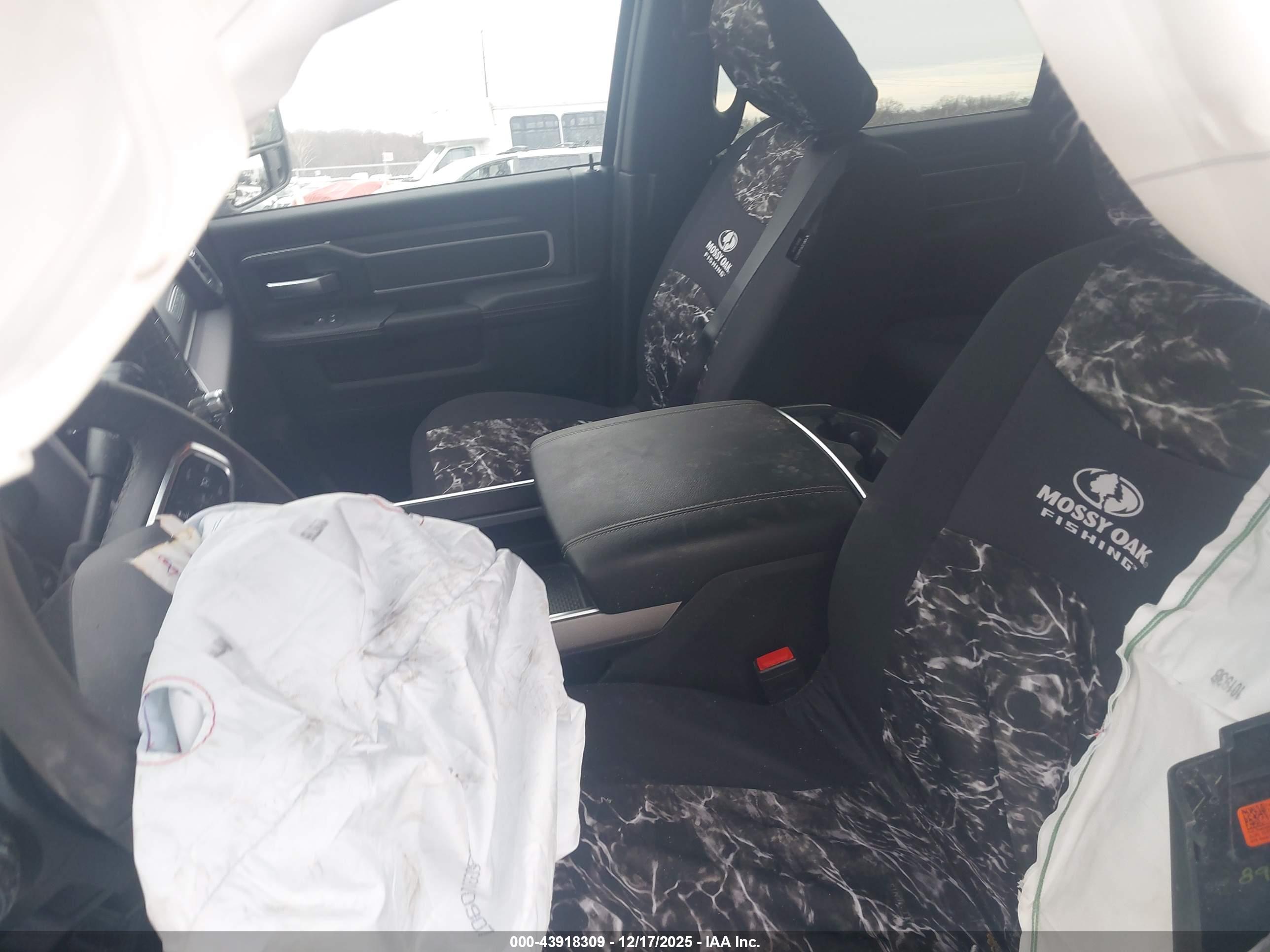 RAM 2500 image 7