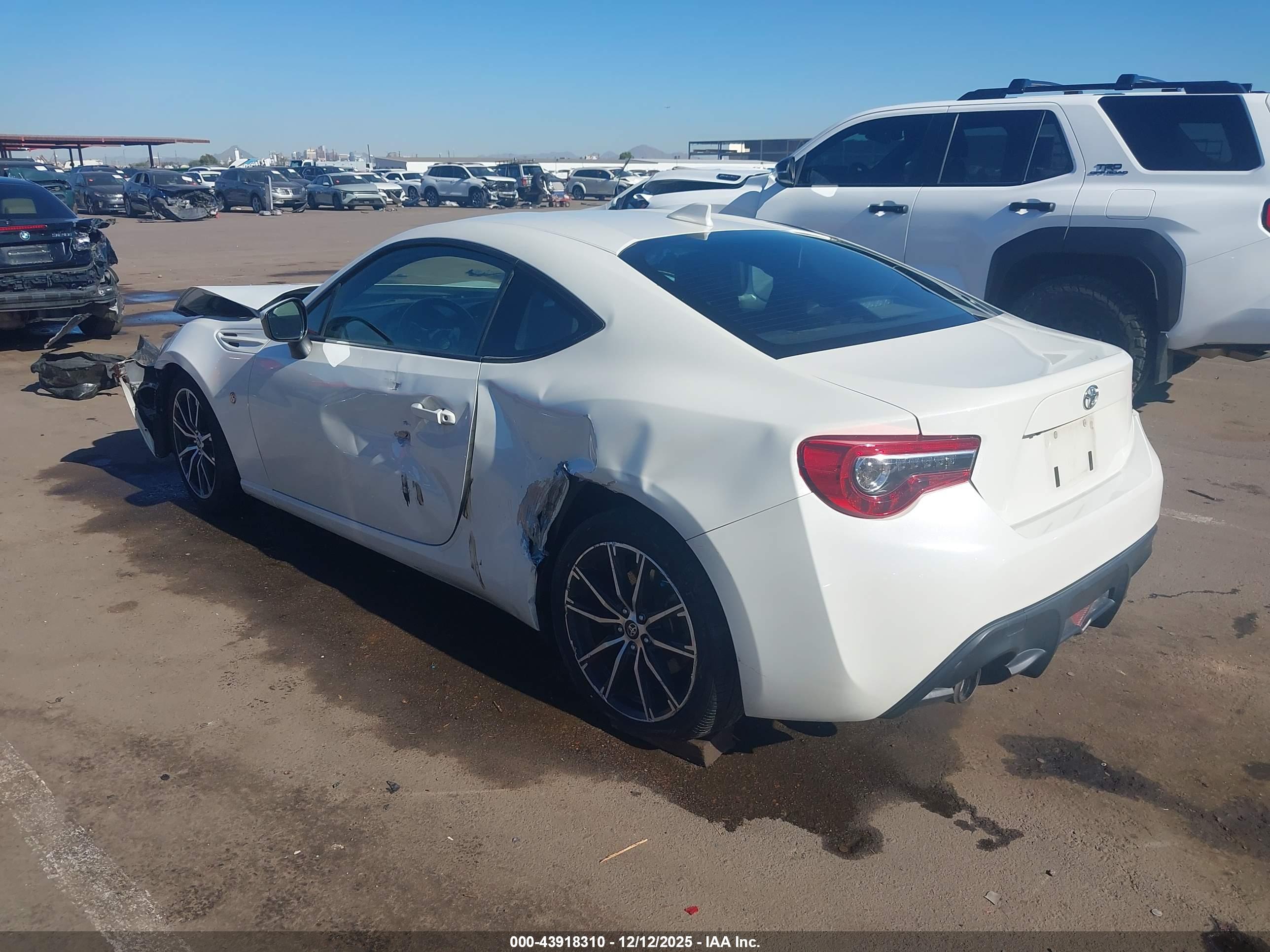 TOYOTA 86 image 3