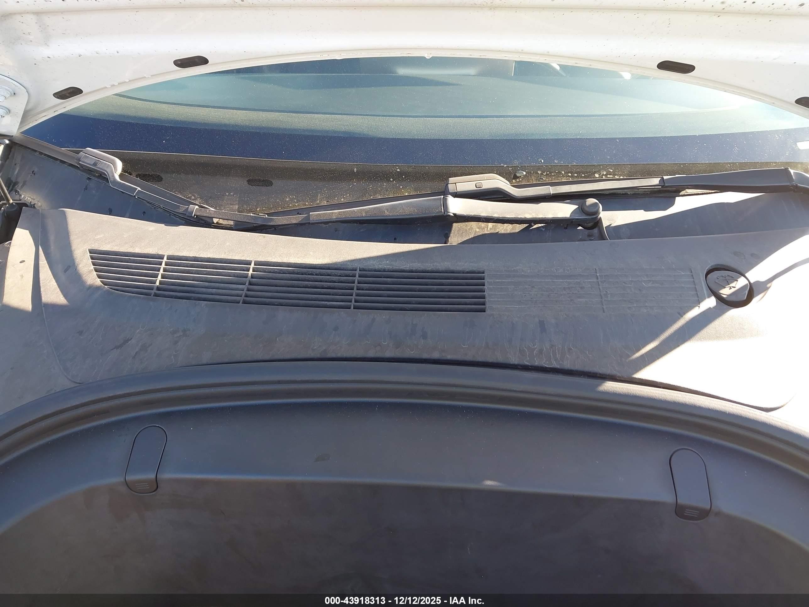 TESLA MODEL image 10