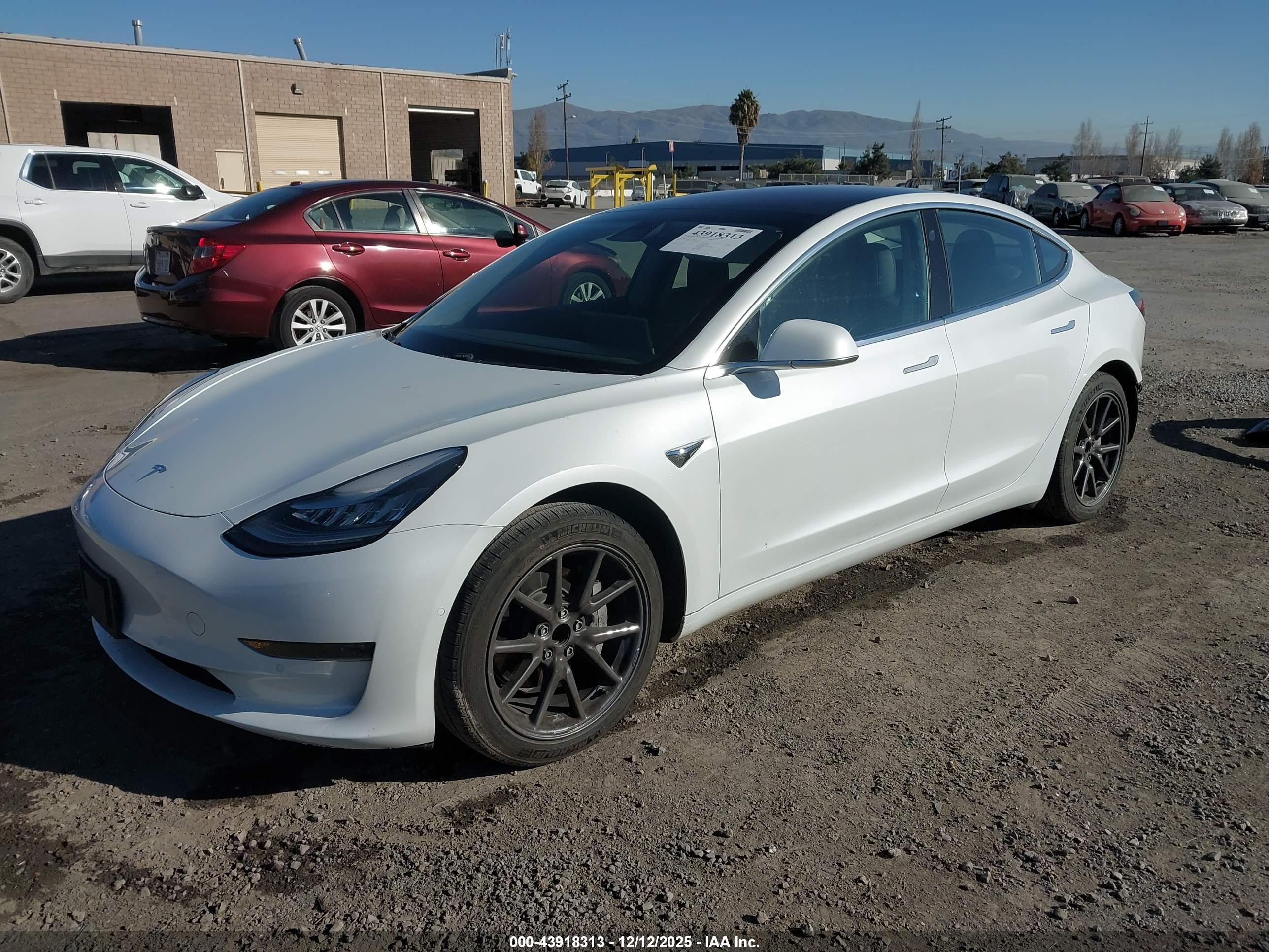 TESLA MODEL image 2