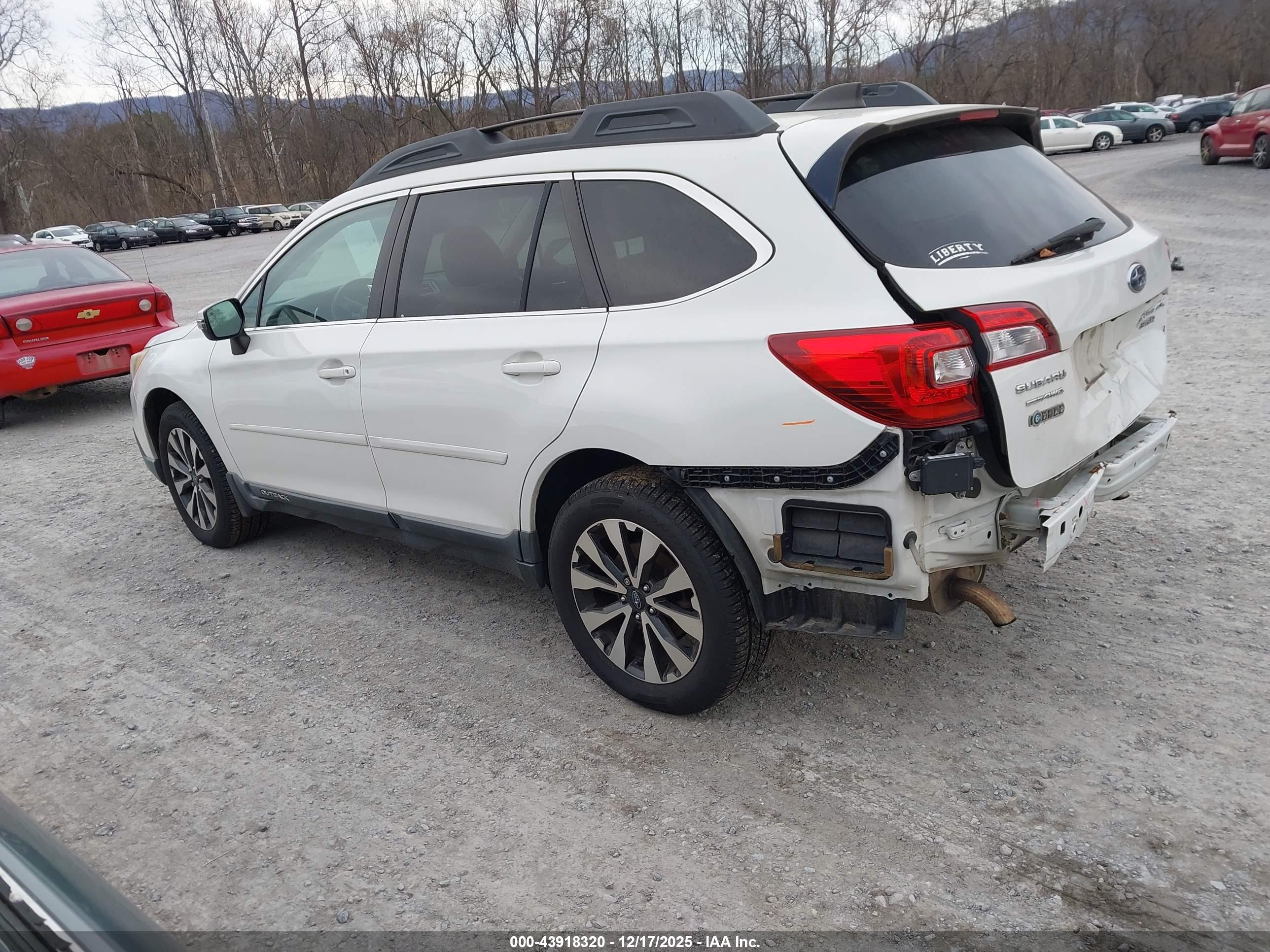 SUBARU OUTBACK image 3