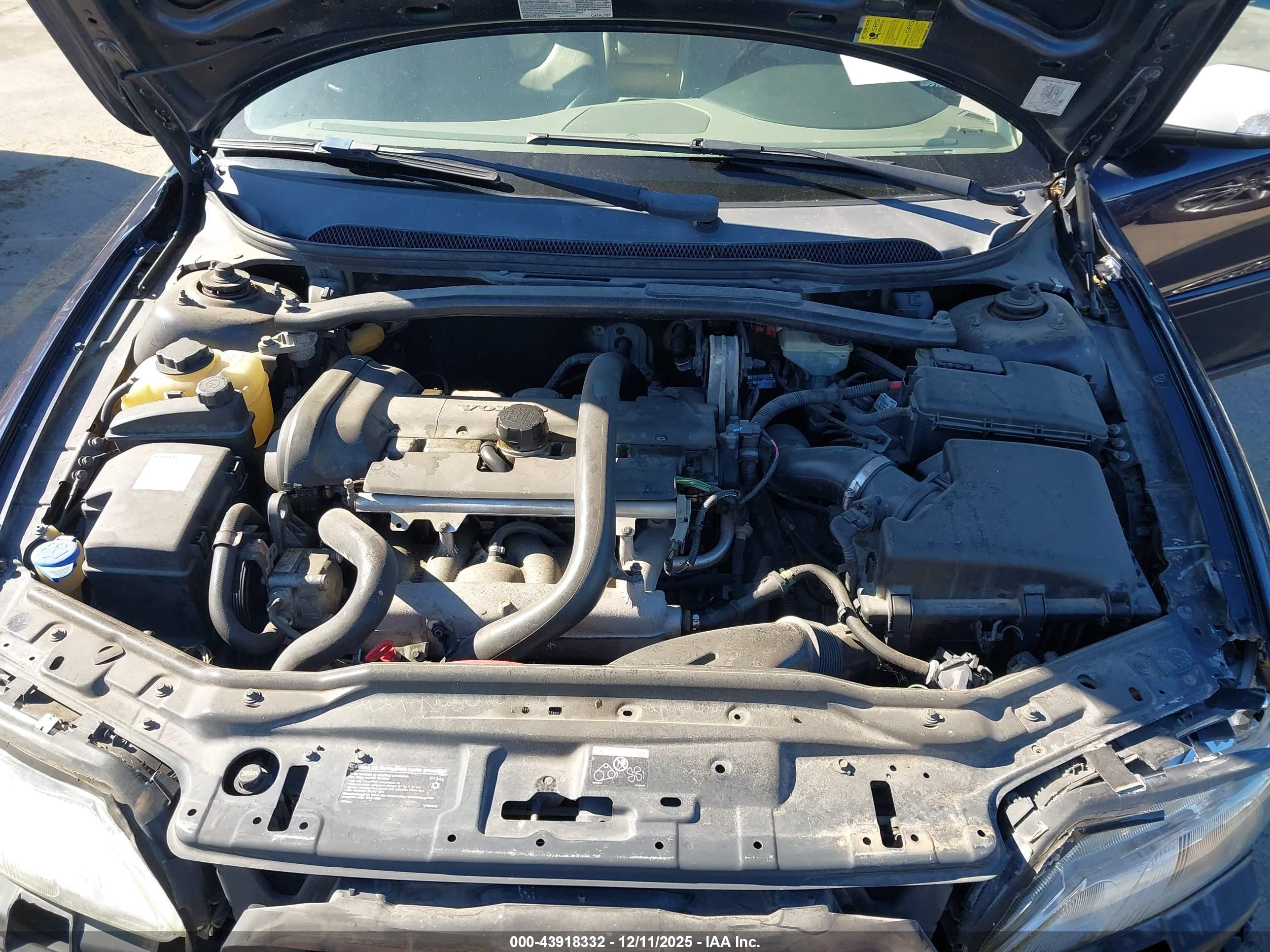 VOLVO S60 image 10