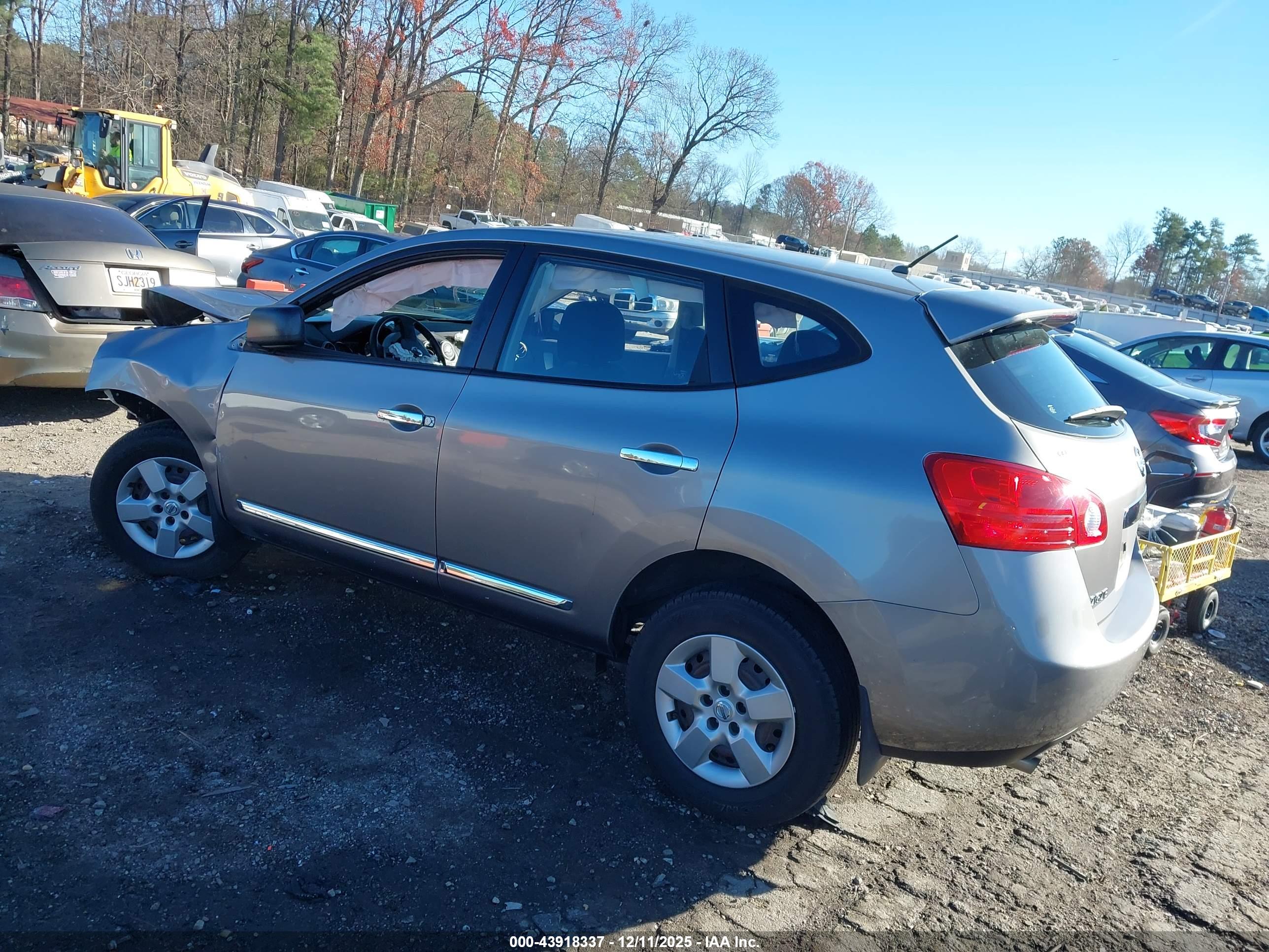 NISSAN ROGUE image 3