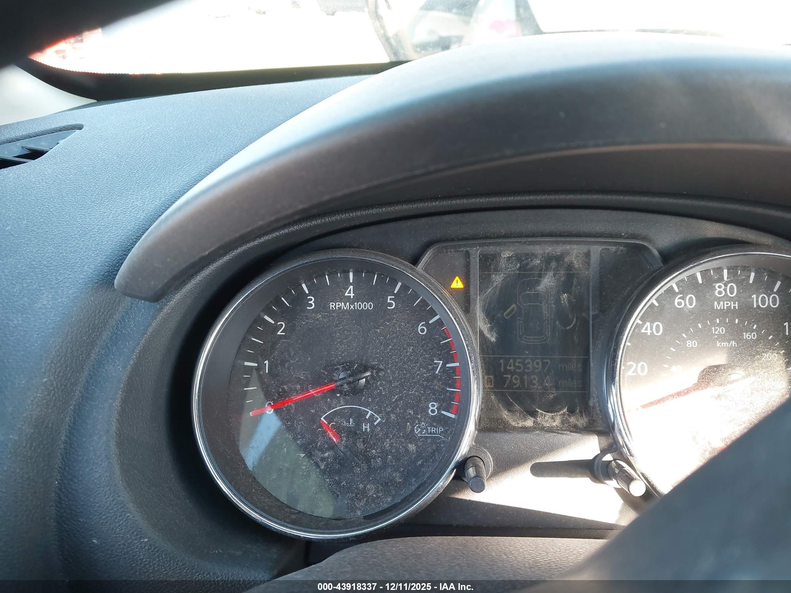 NISSAN ROGUE image 7
