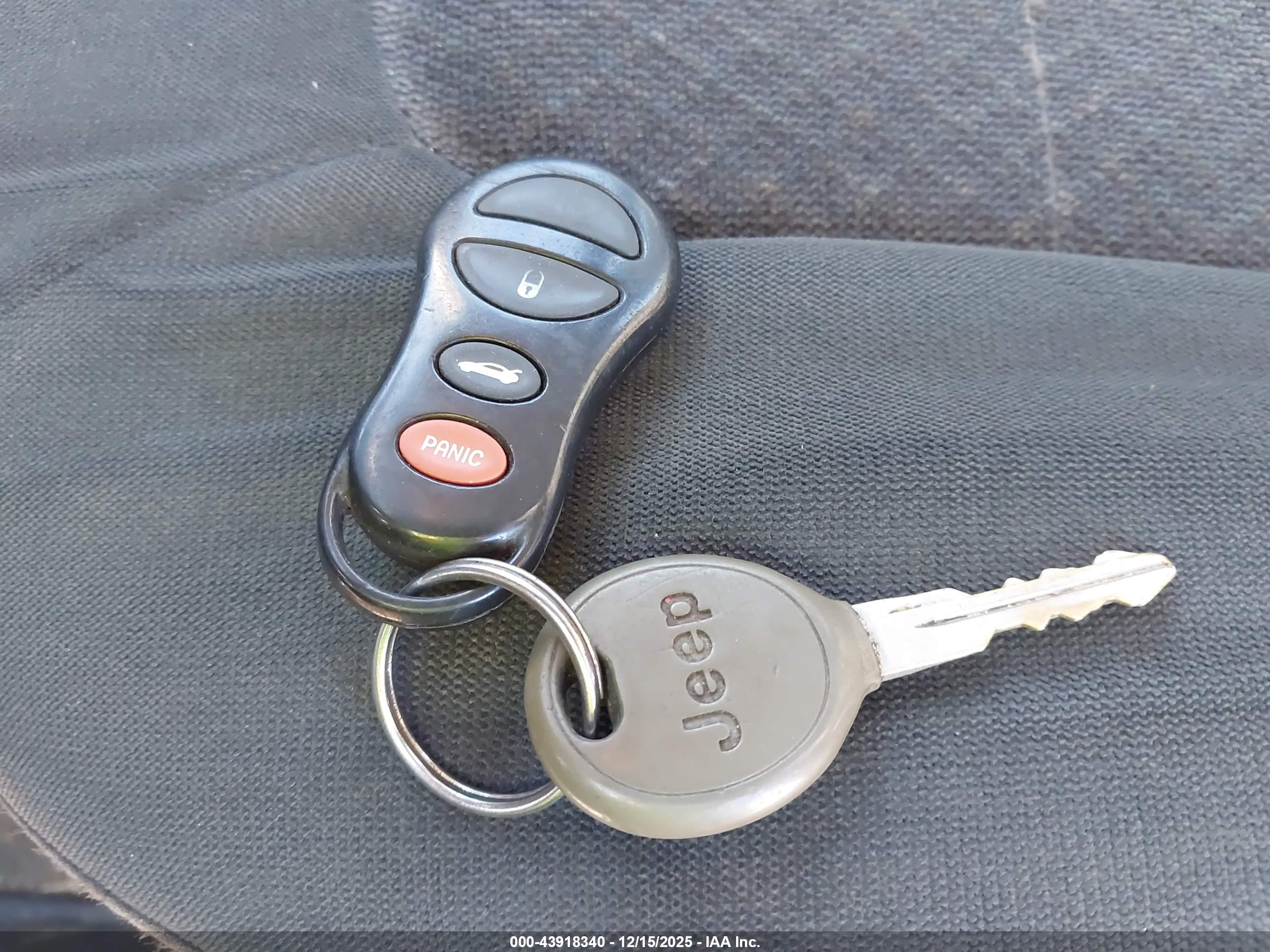JEEP LIBERTY image 11