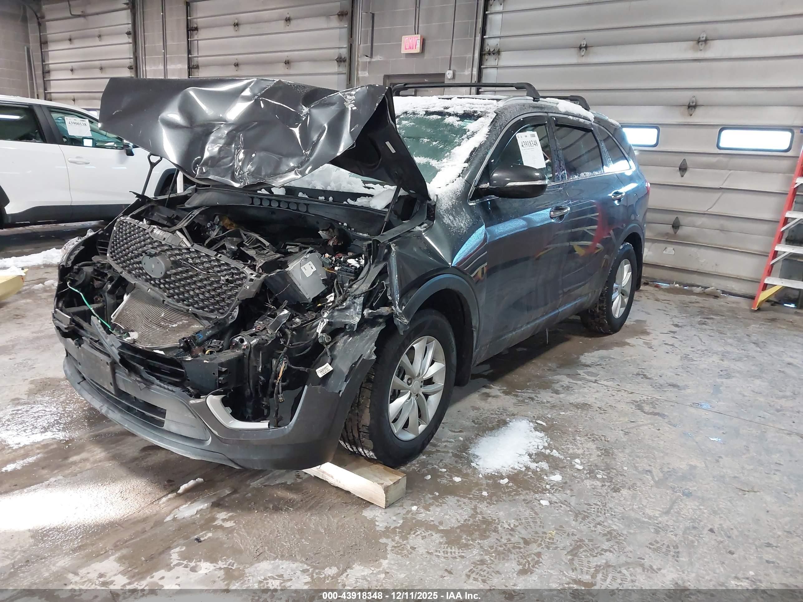 KIA SORENTO image 2