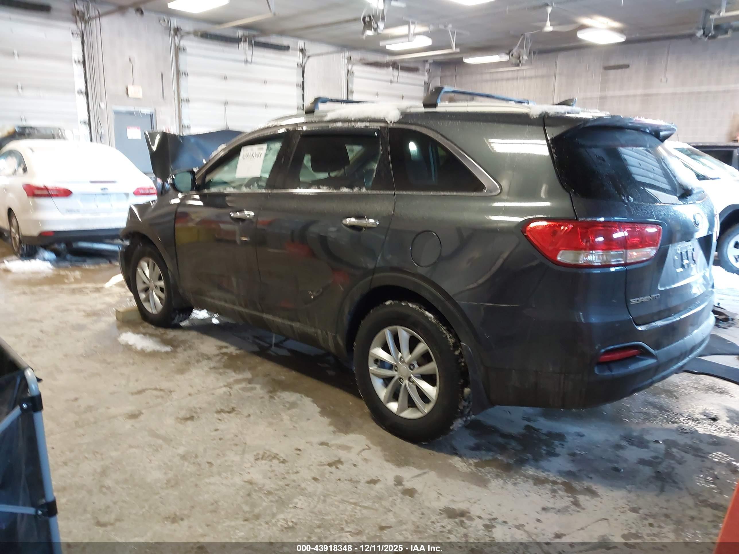 KIA SORENTO image 3