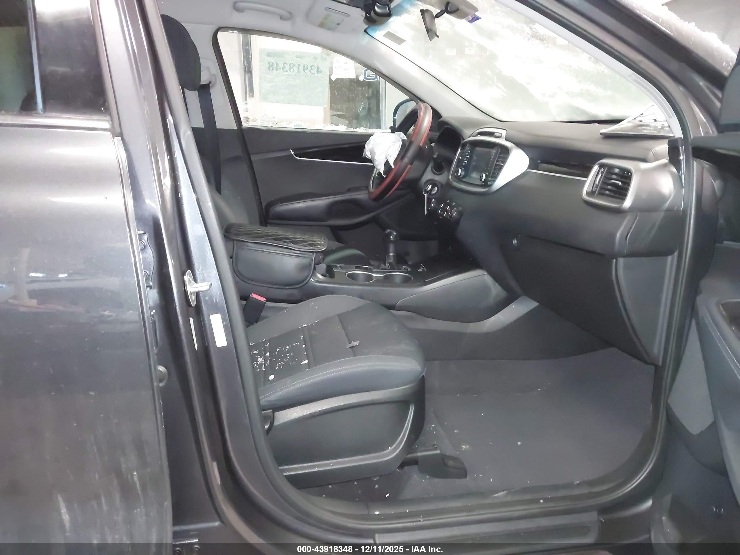 KIA SORENTO image 5