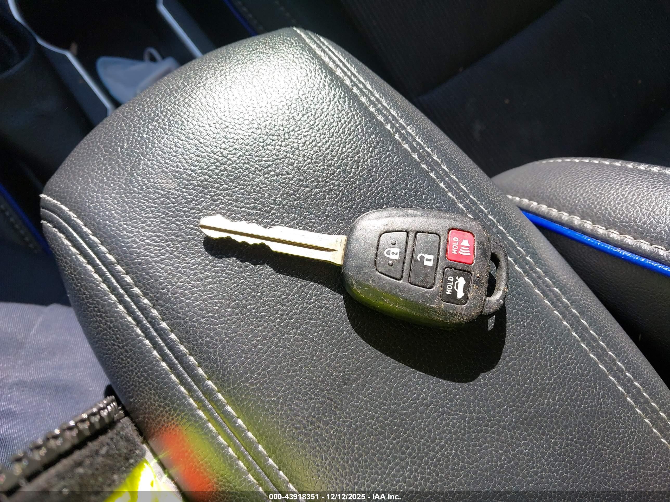 TOYOTA COROLLA image 11