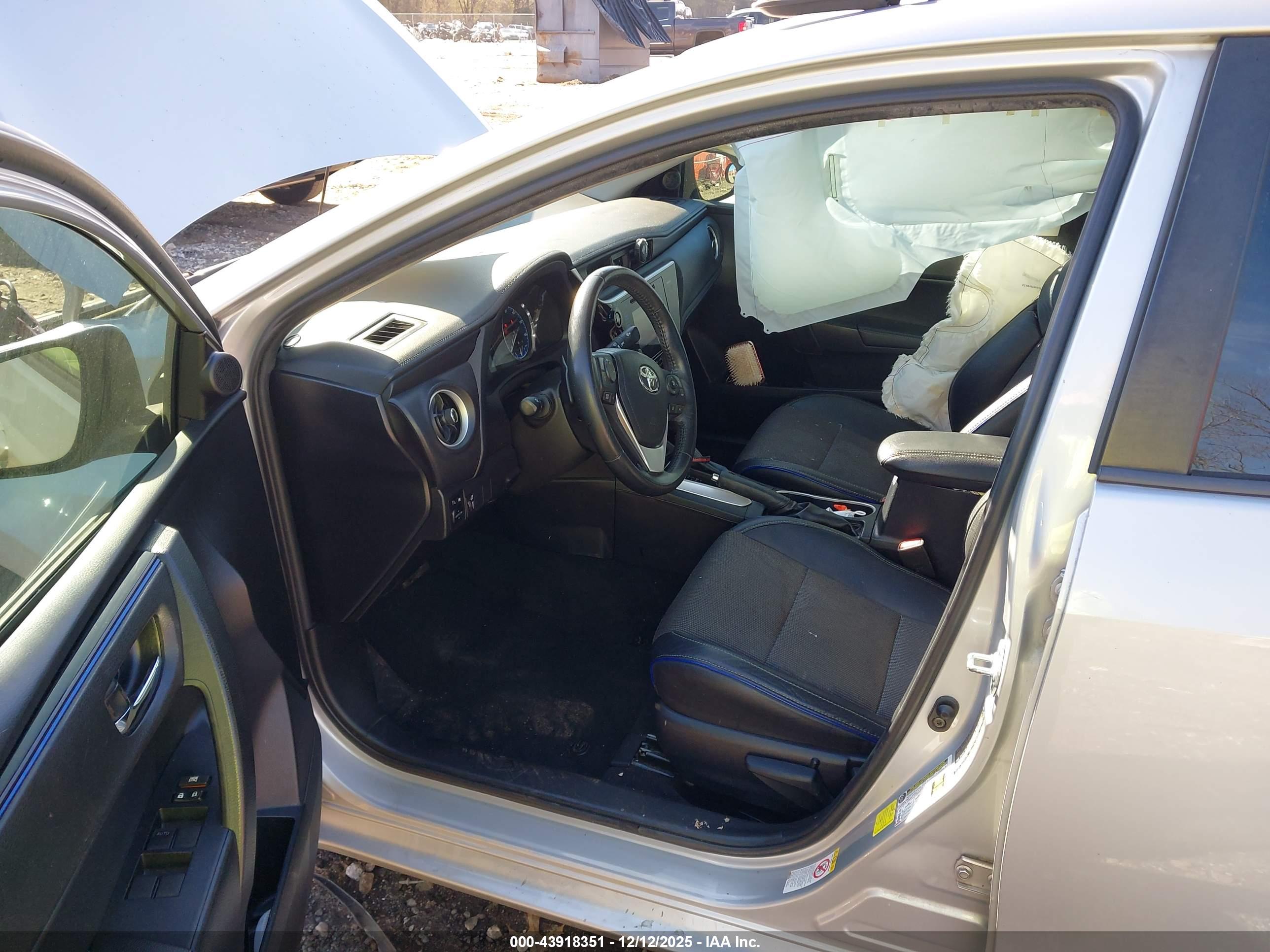 TOYOTA COROLLA image 5