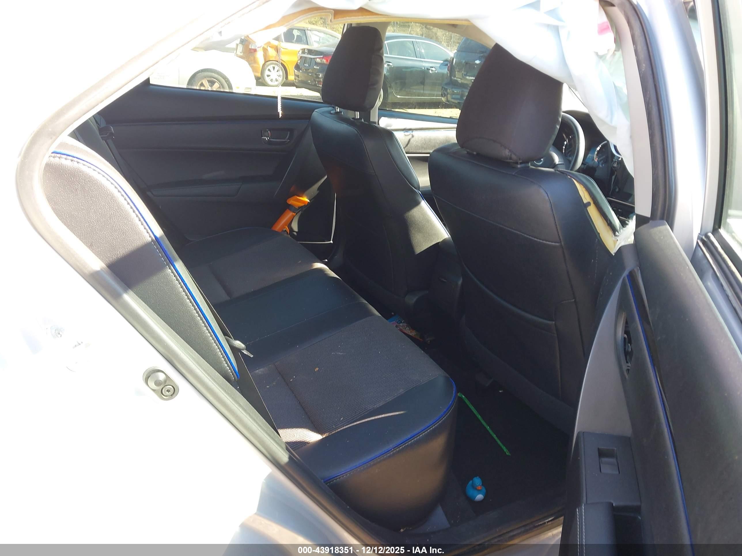 TOYOTA COROLLA image 8