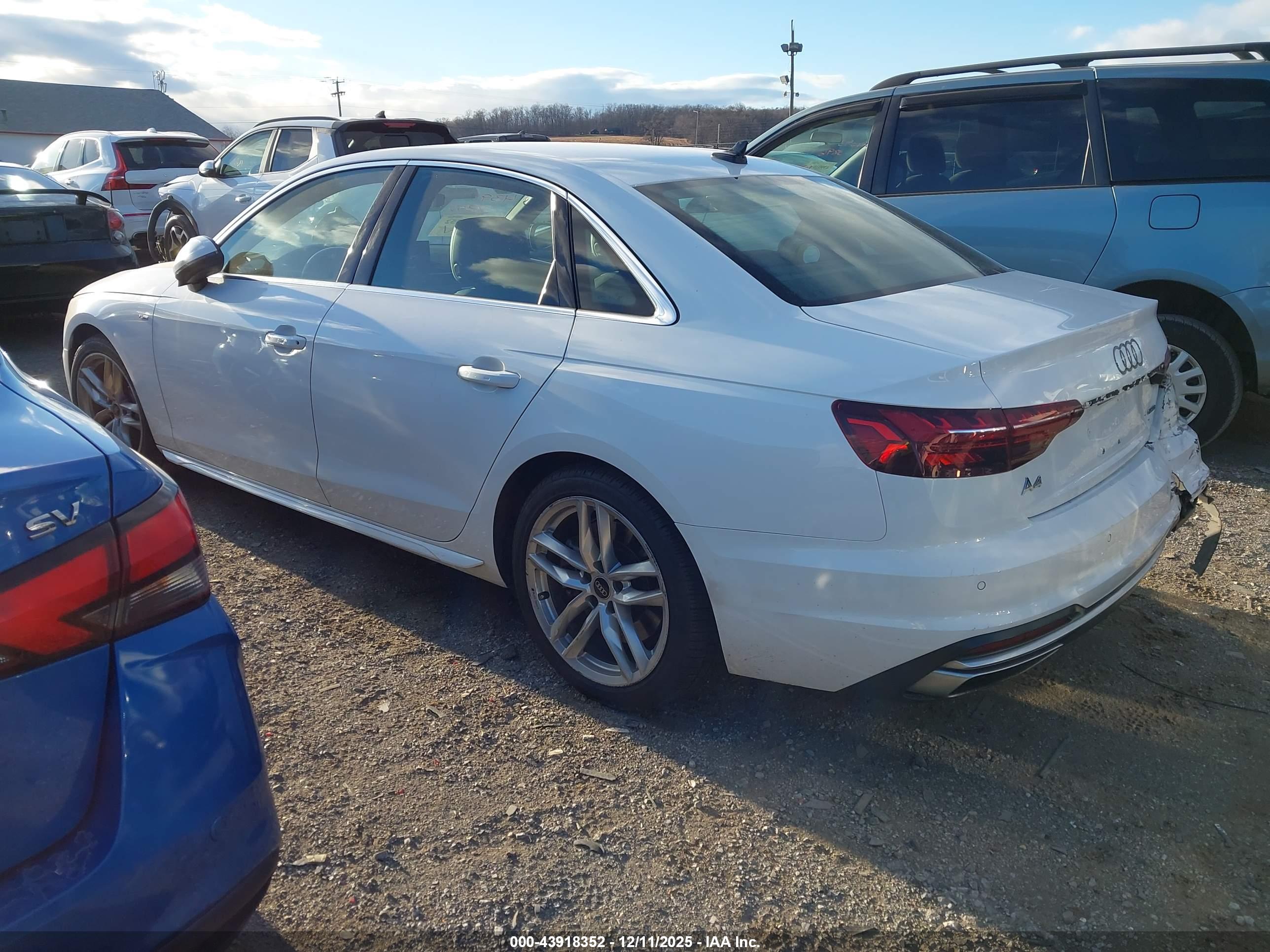 AUDI A4 image 3